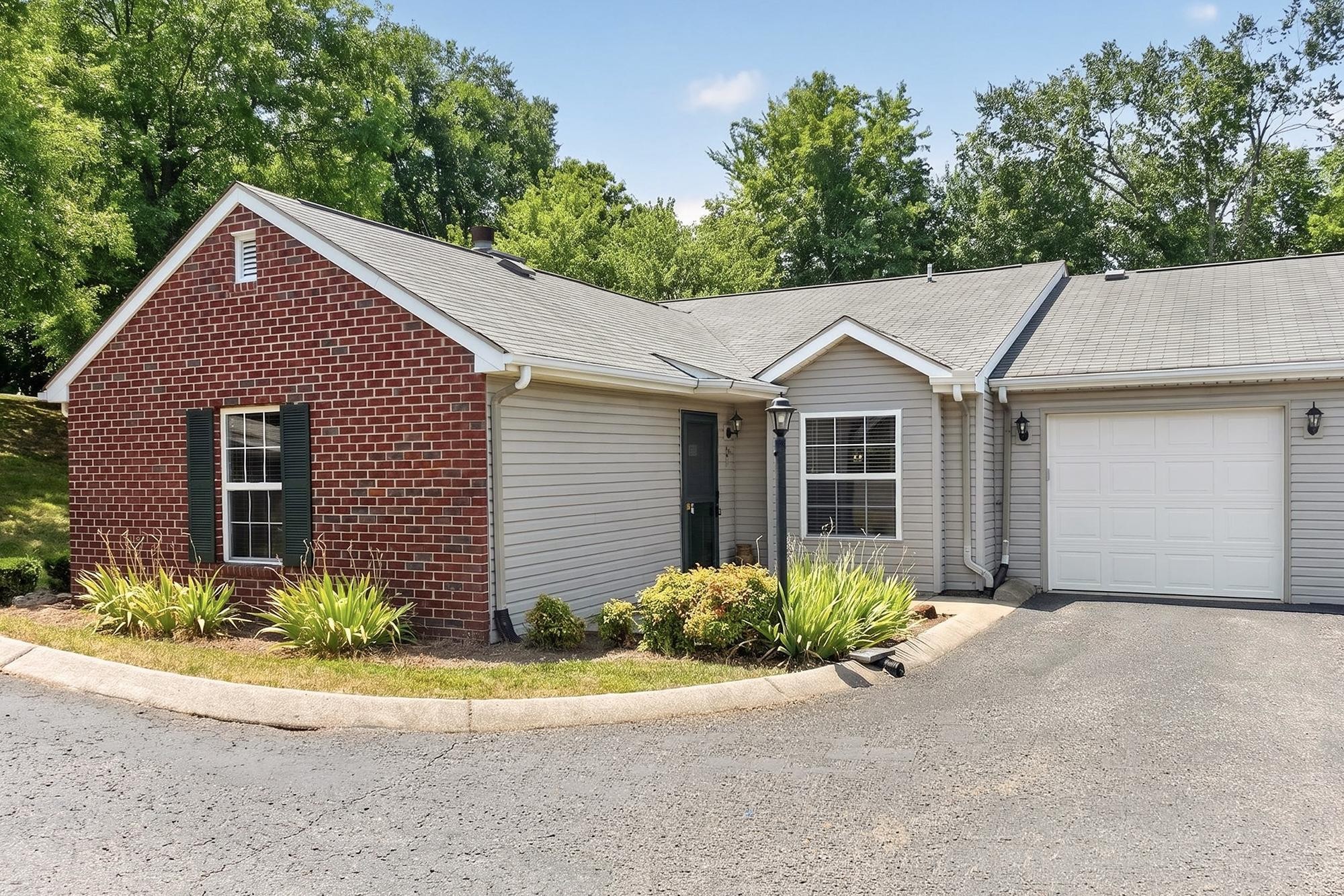 383 Bonita Pkwy