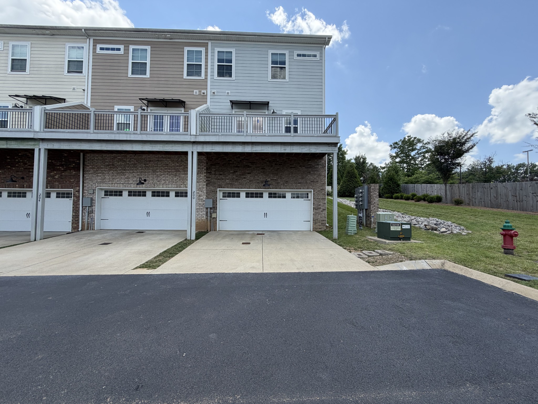 200 Kinsale Dr Property Photo 5