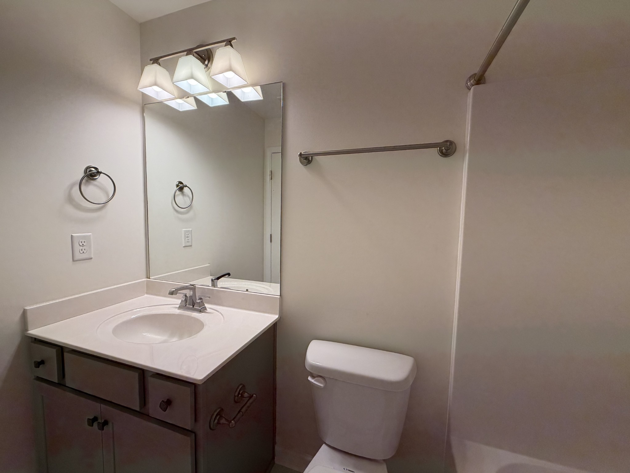 200 Kinsale Dr Property Photo 15