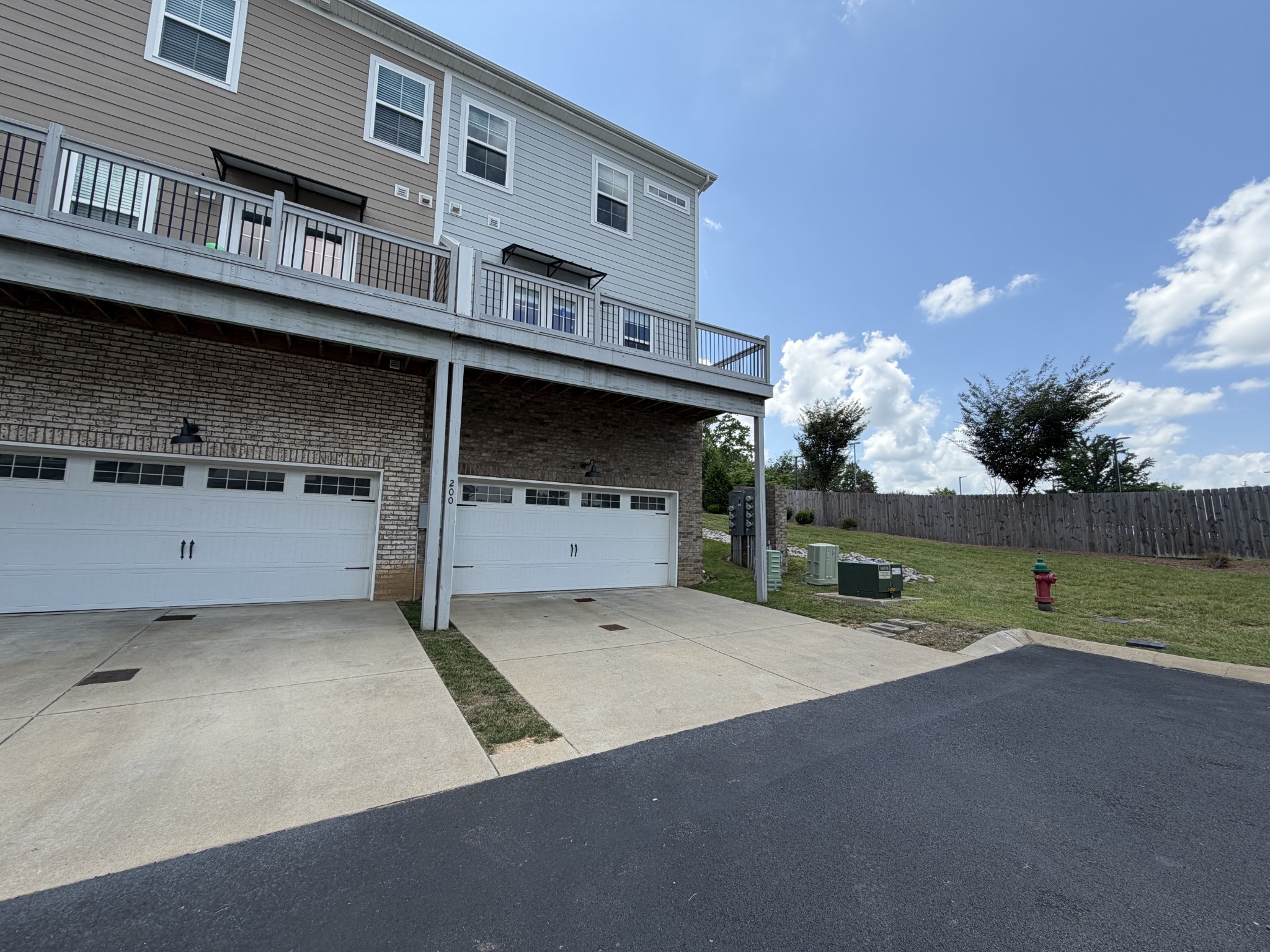 200 Kinsale Dr Property Photo 21