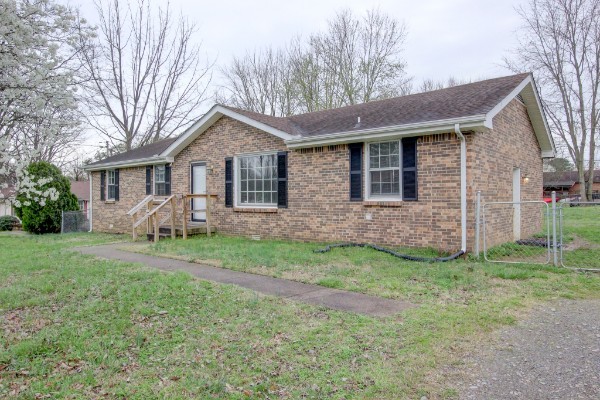 204 Hazelnut Ct Property Photo 1
