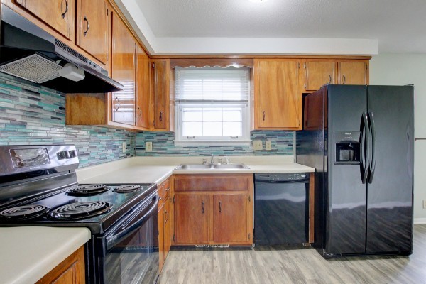 204 Hazelnut Ct Property Photo 3
