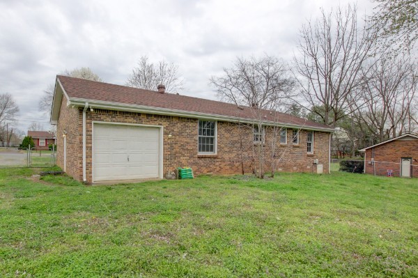 204 Hazelnut Ct Property Photo 9