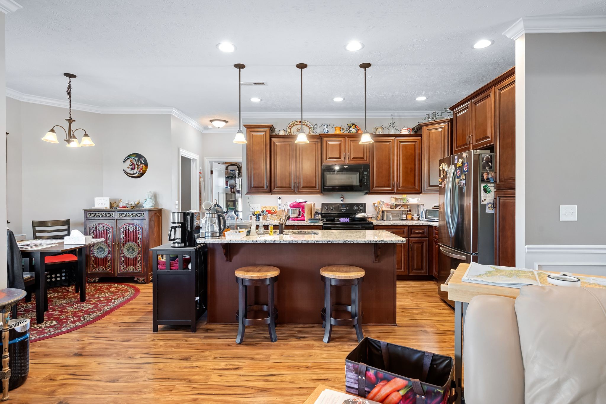 669 Laurel Ln Property Photo 11