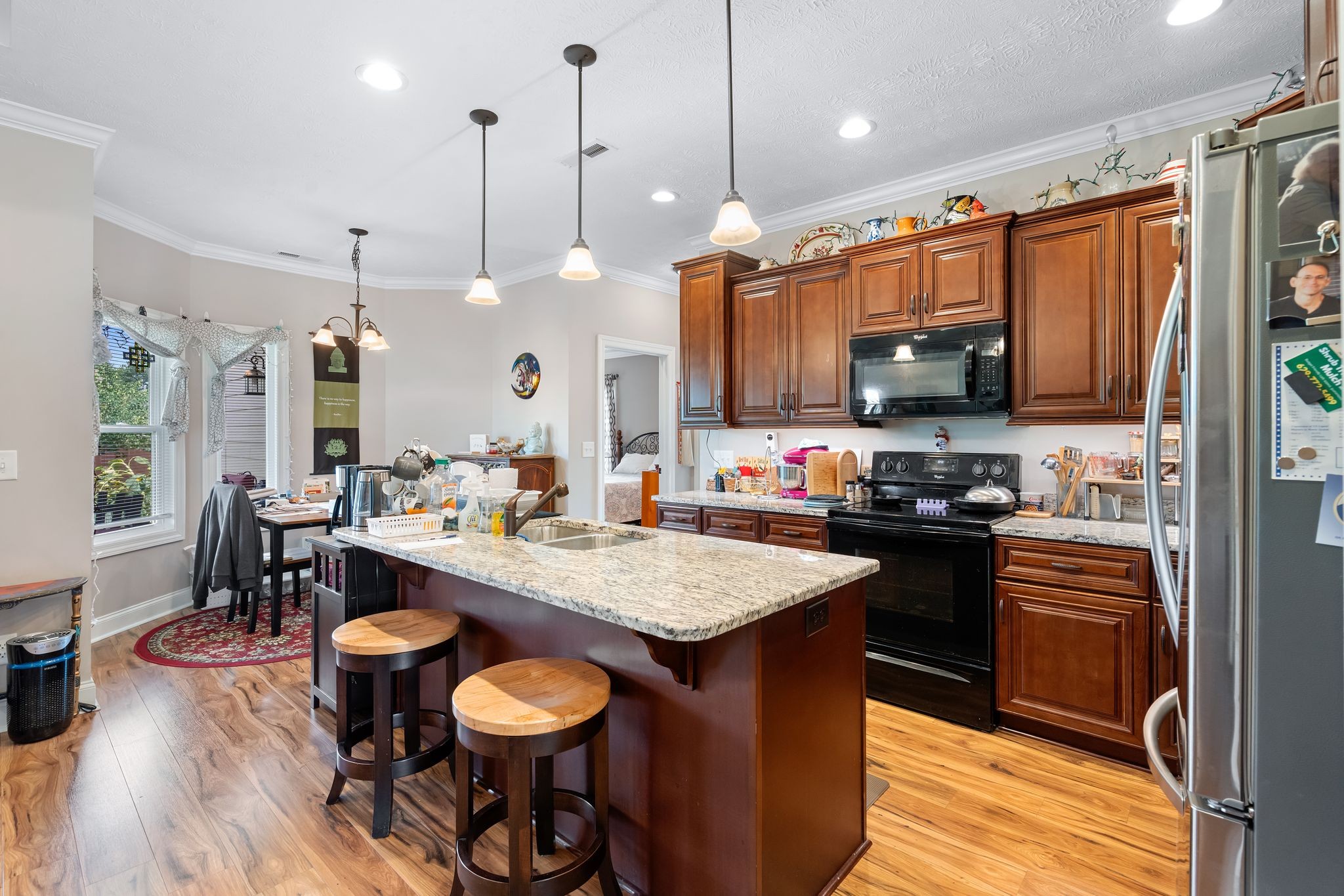 669 Laurel Ln Property Photo 14
