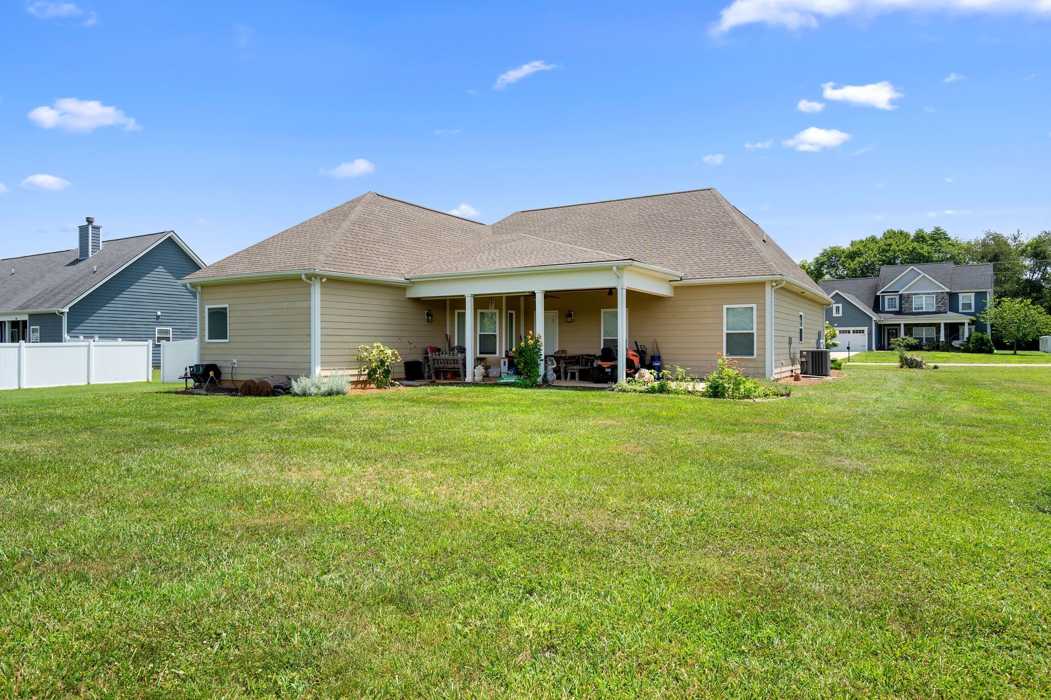 669 Laurel Ln Property Photo 35