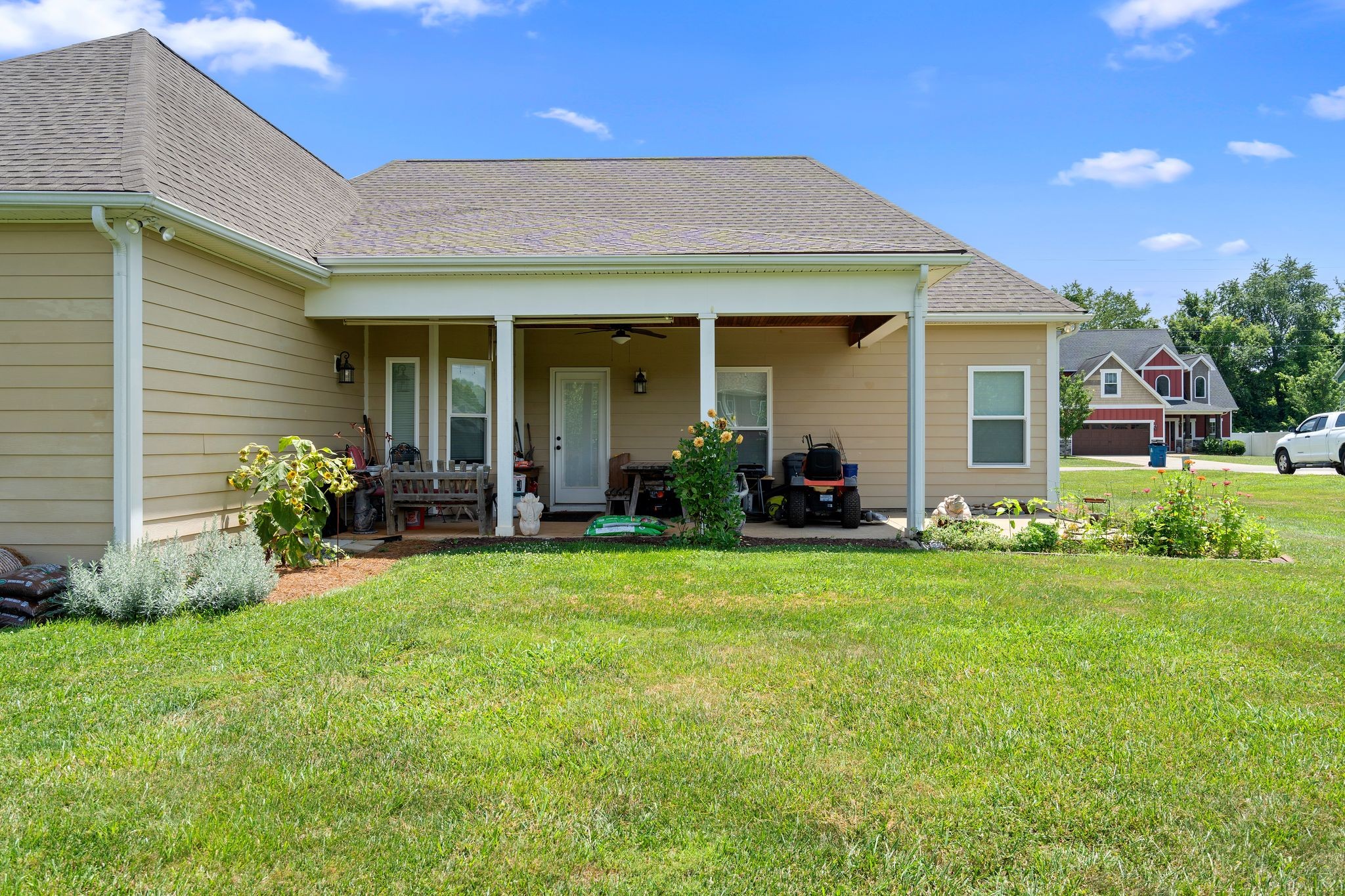 669 Laurel Ln Property Photo 36