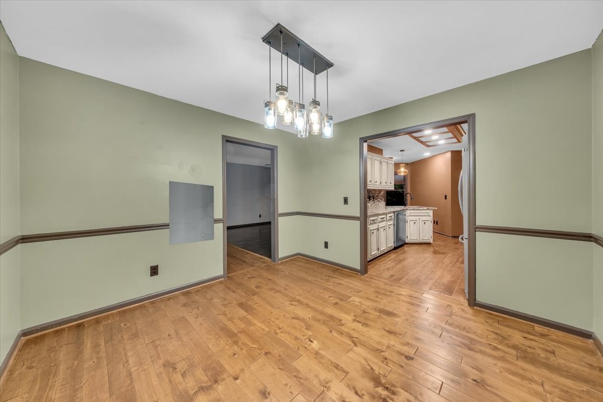415 Whitney Dr Property Photo 27