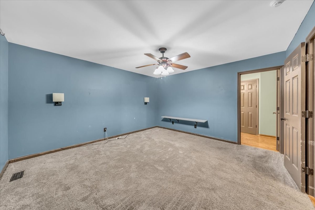 415 Whitney Dr Property Photo 28