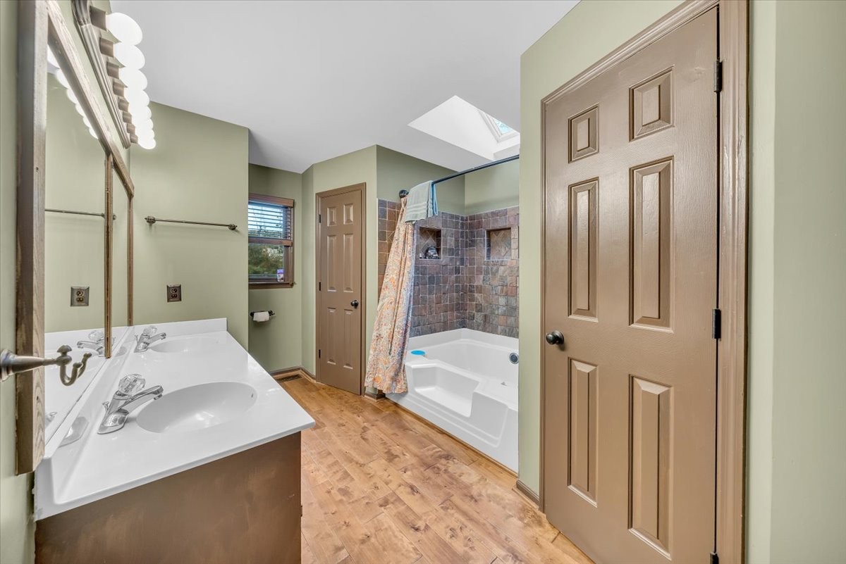 415 Whitney Dr Property Photo 31