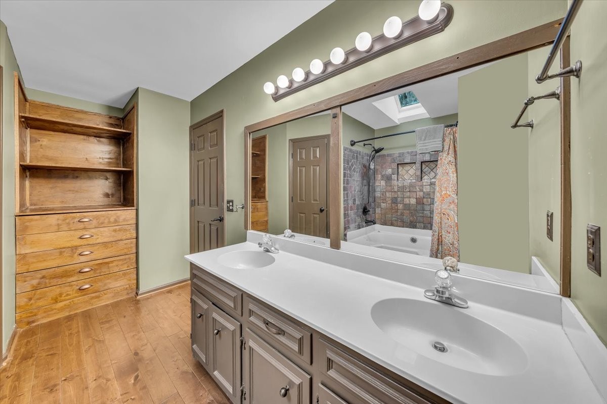 415 Whitney Dr Property Photo 33