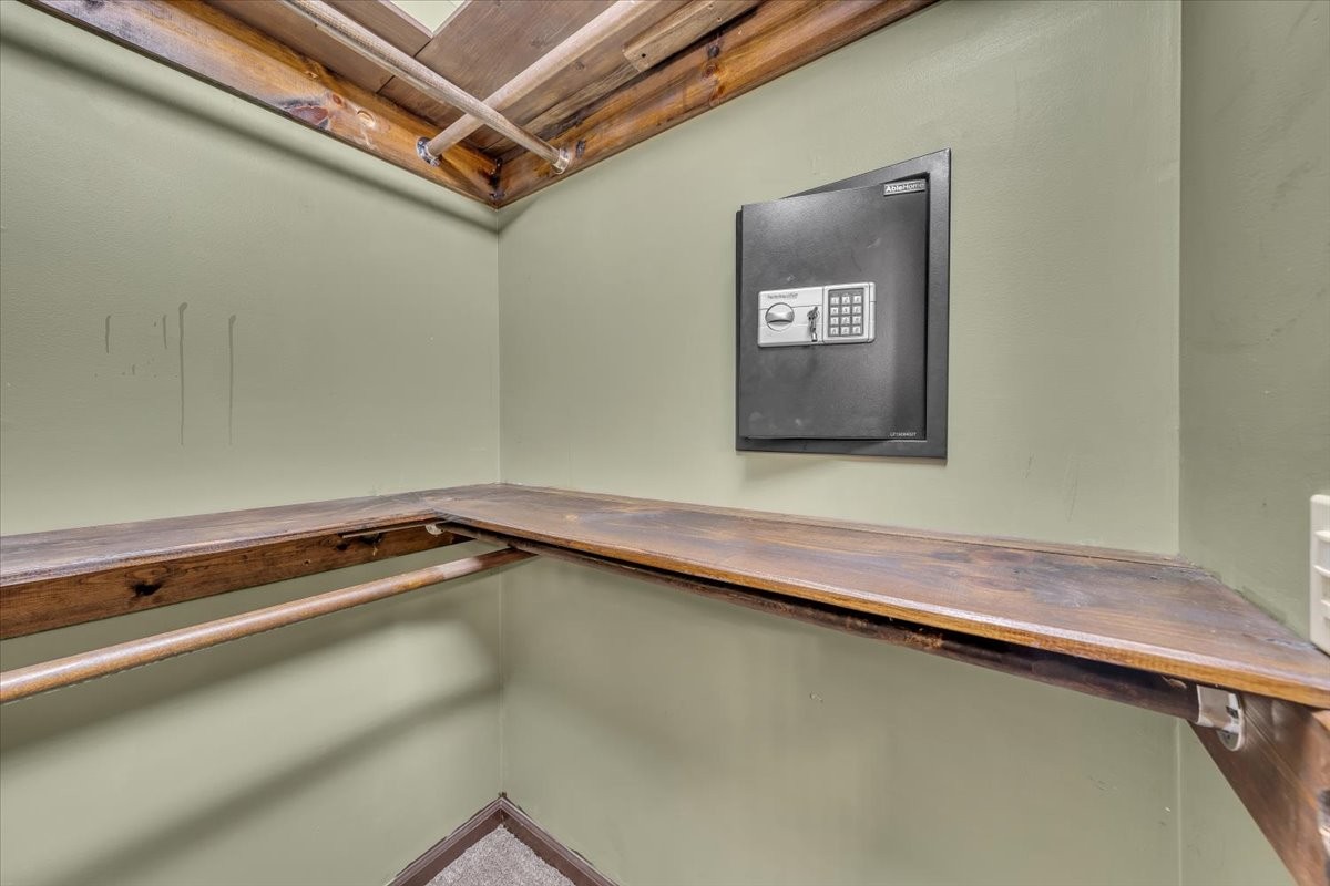 415 Whitney Dr Property Photo 34