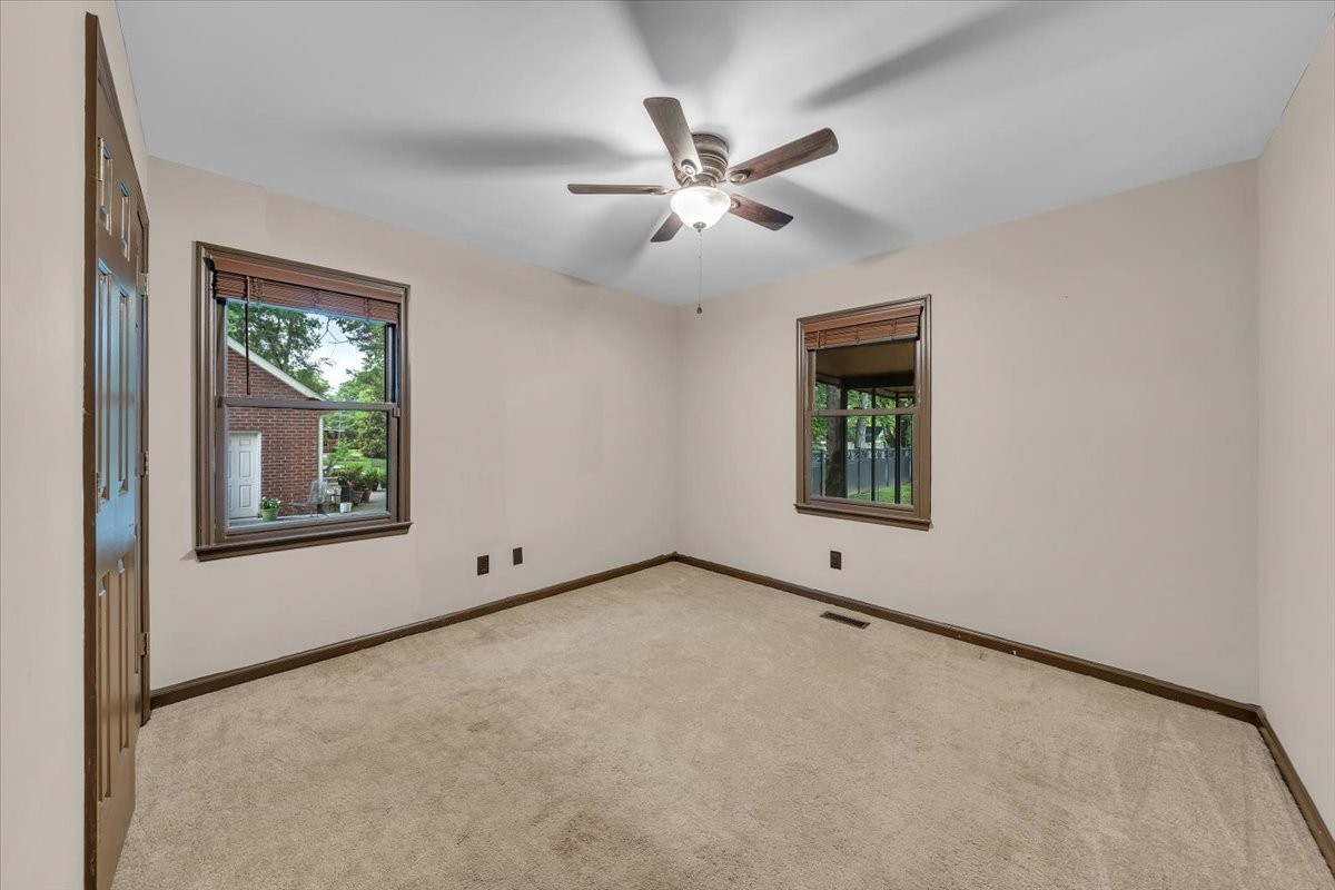 415 Whitney Dr Property Photo 39