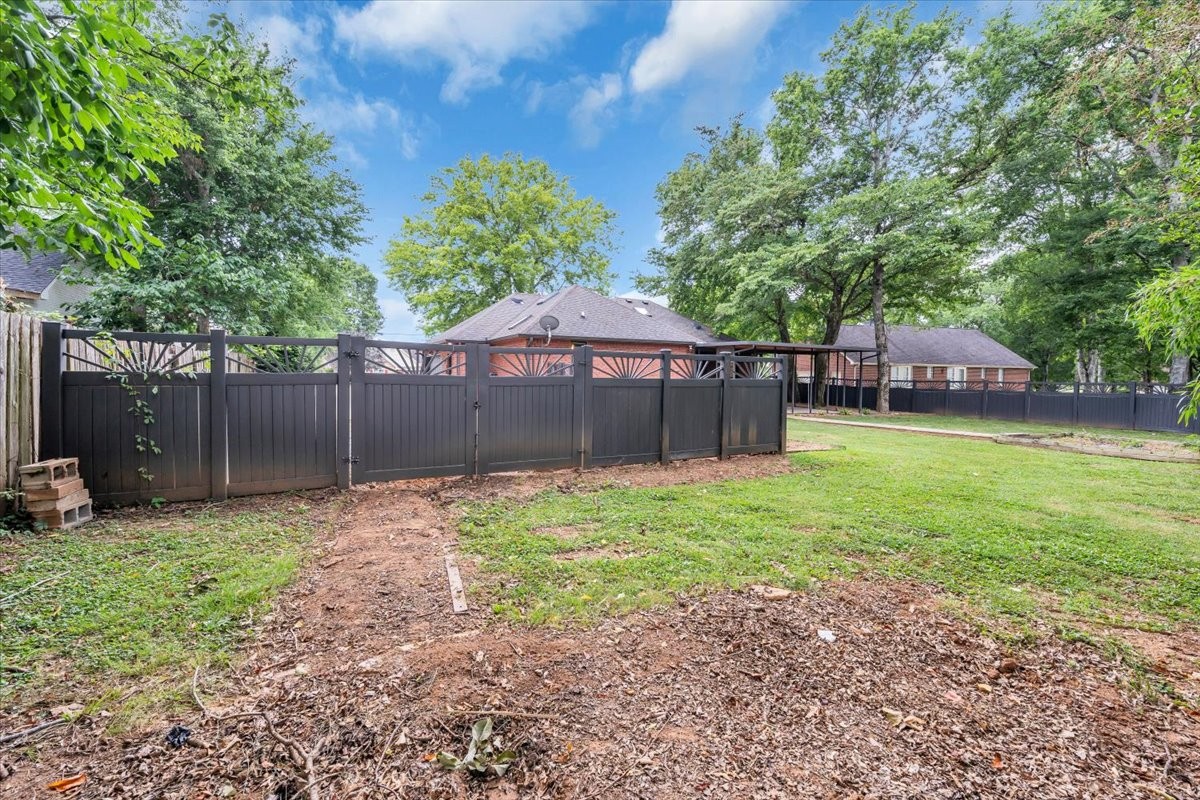 415 Whitney Dr Property Photo 48