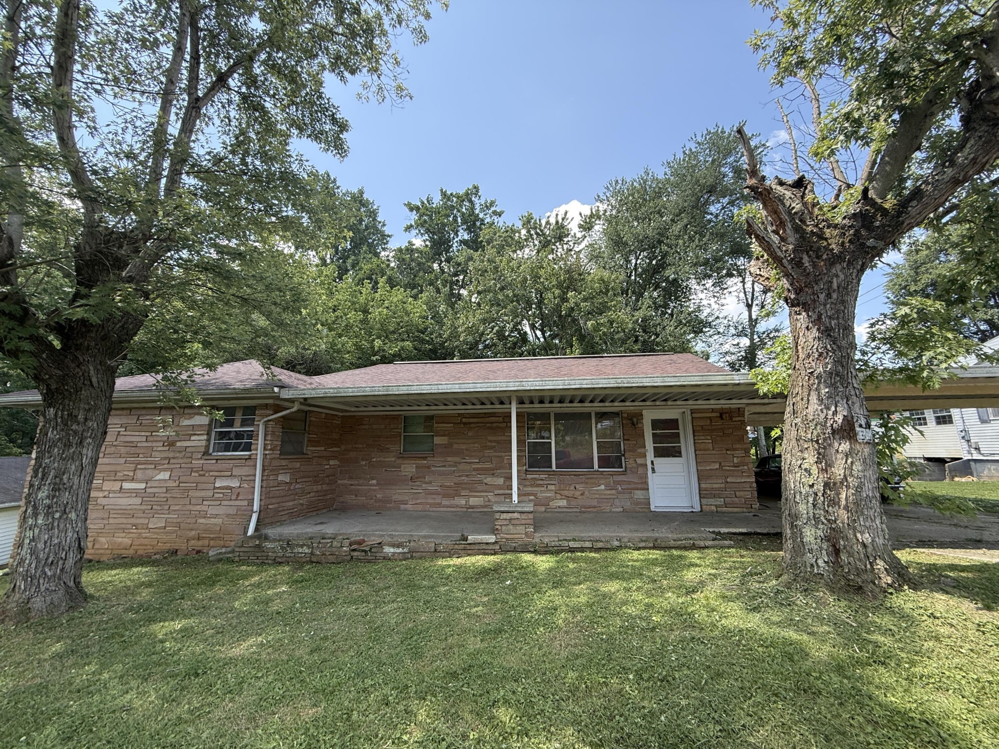 419 Carlock Avenue Property Photo 1