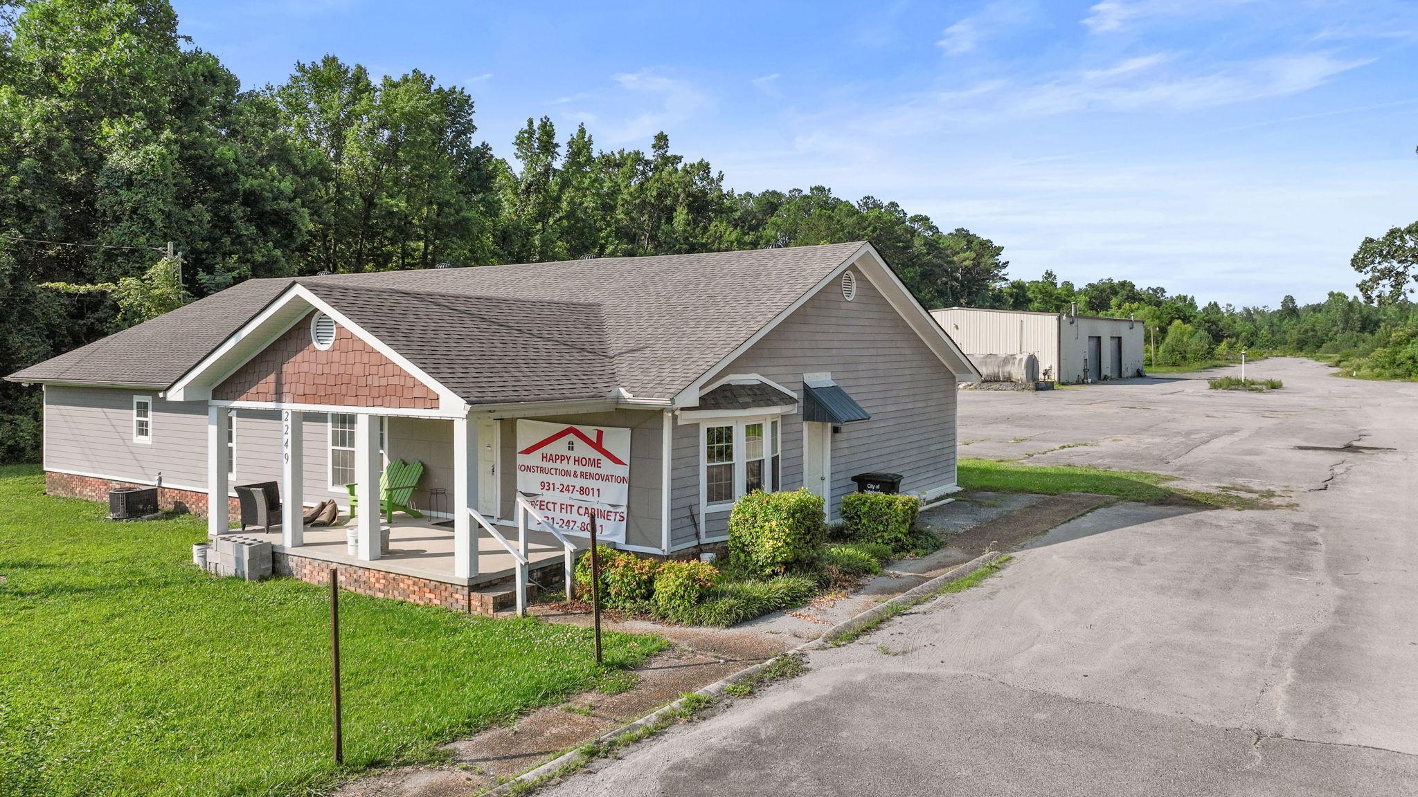 2249 N Jackson St Property Photo 4