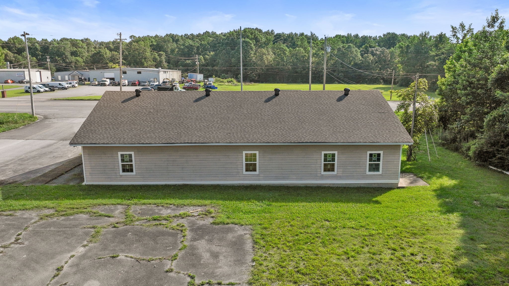 2249 N Jackson St Property Photo 6