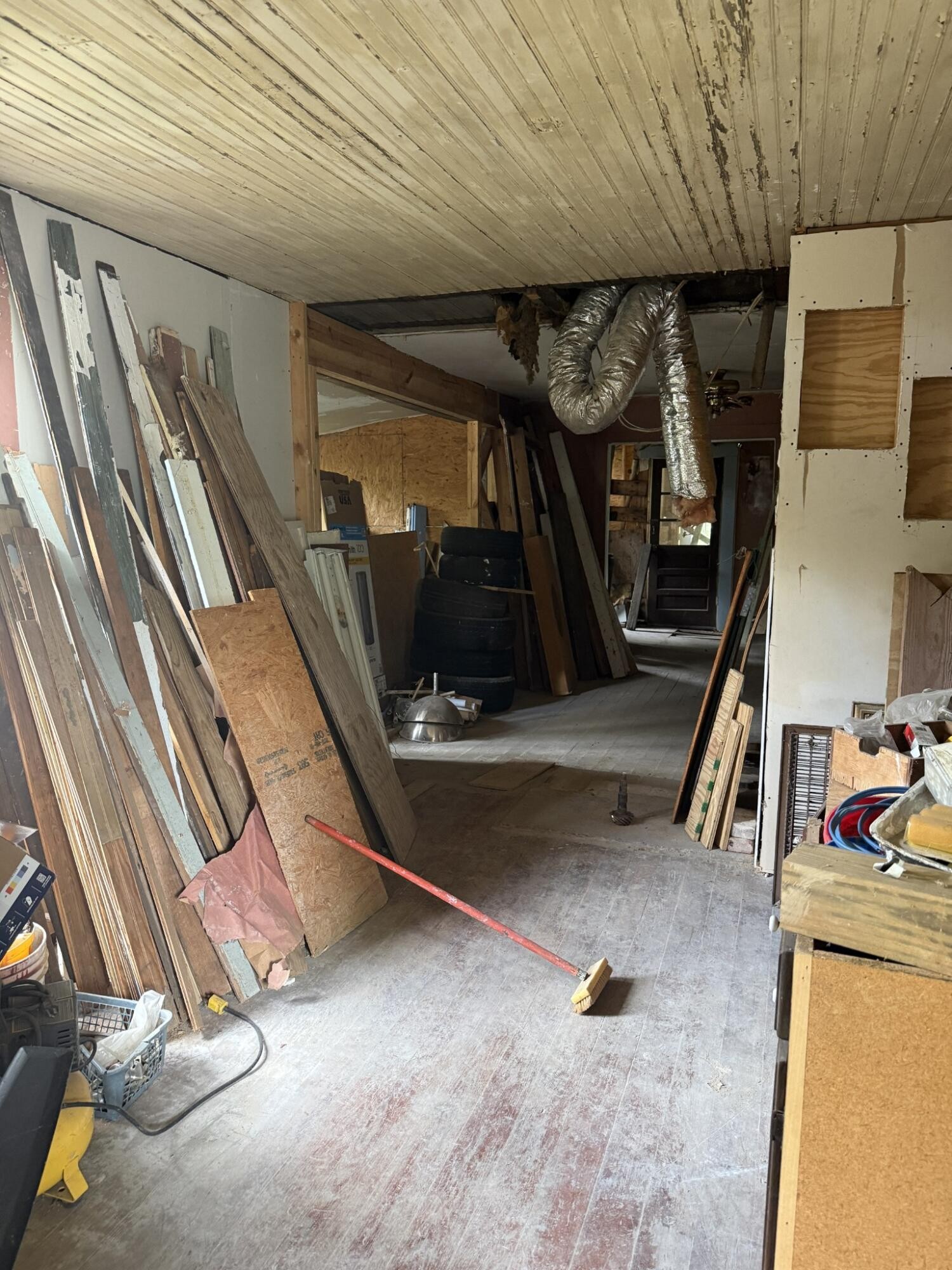 1505 Railroad Avenue Property Photo 3