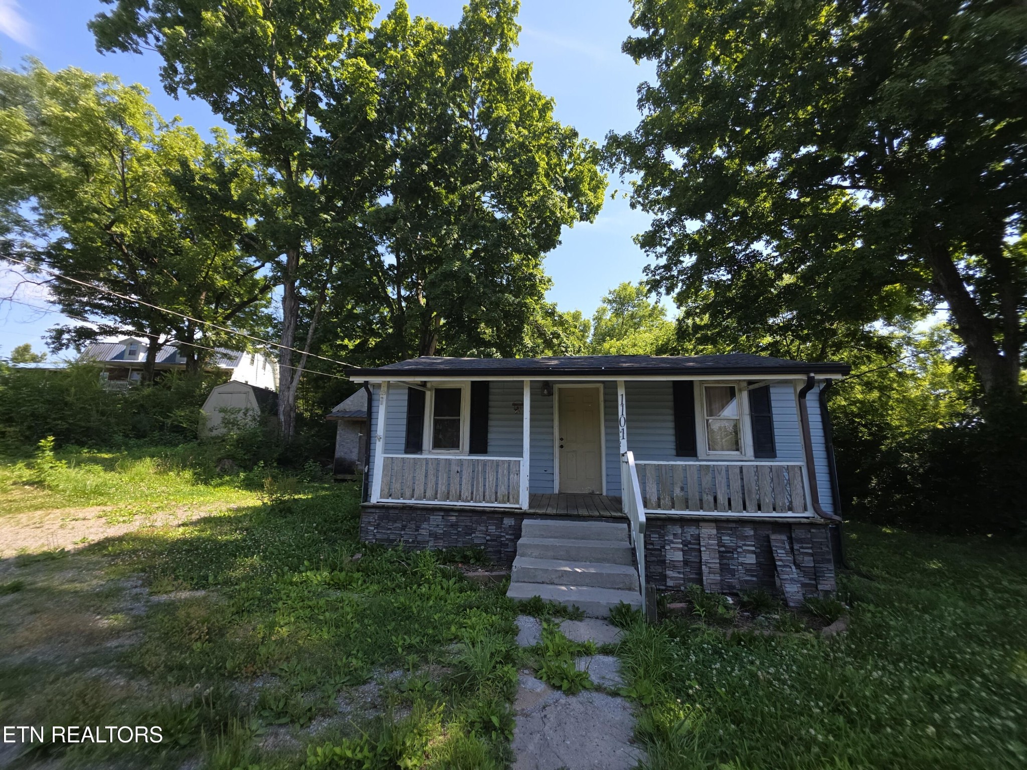 1101 Beardshire St Property Photo 1