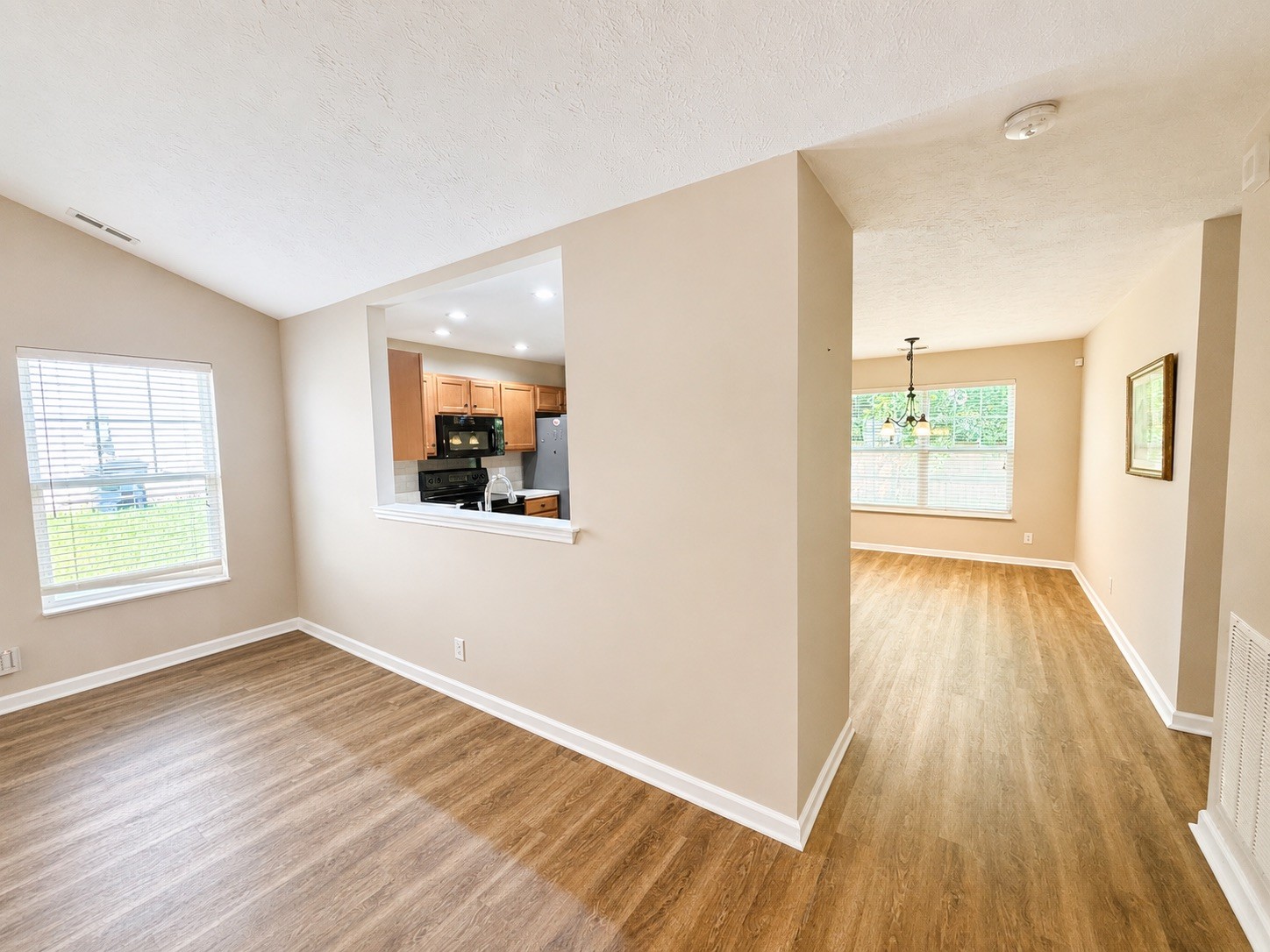 1011 Bradford Park Rd Property Photo 4