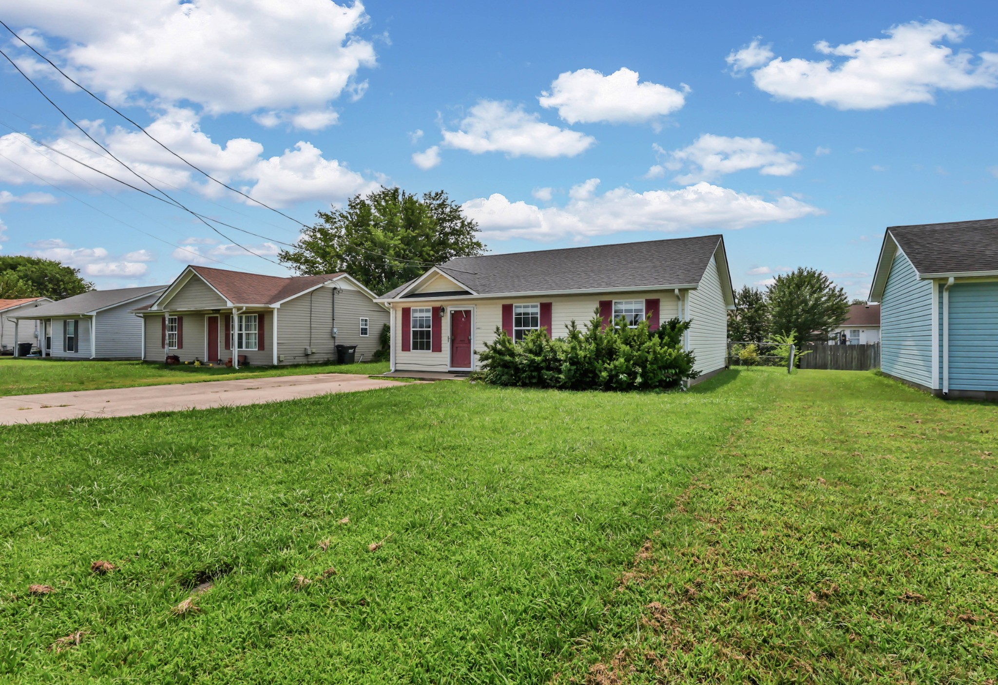 963 Stateline Rd Property Photo 3
