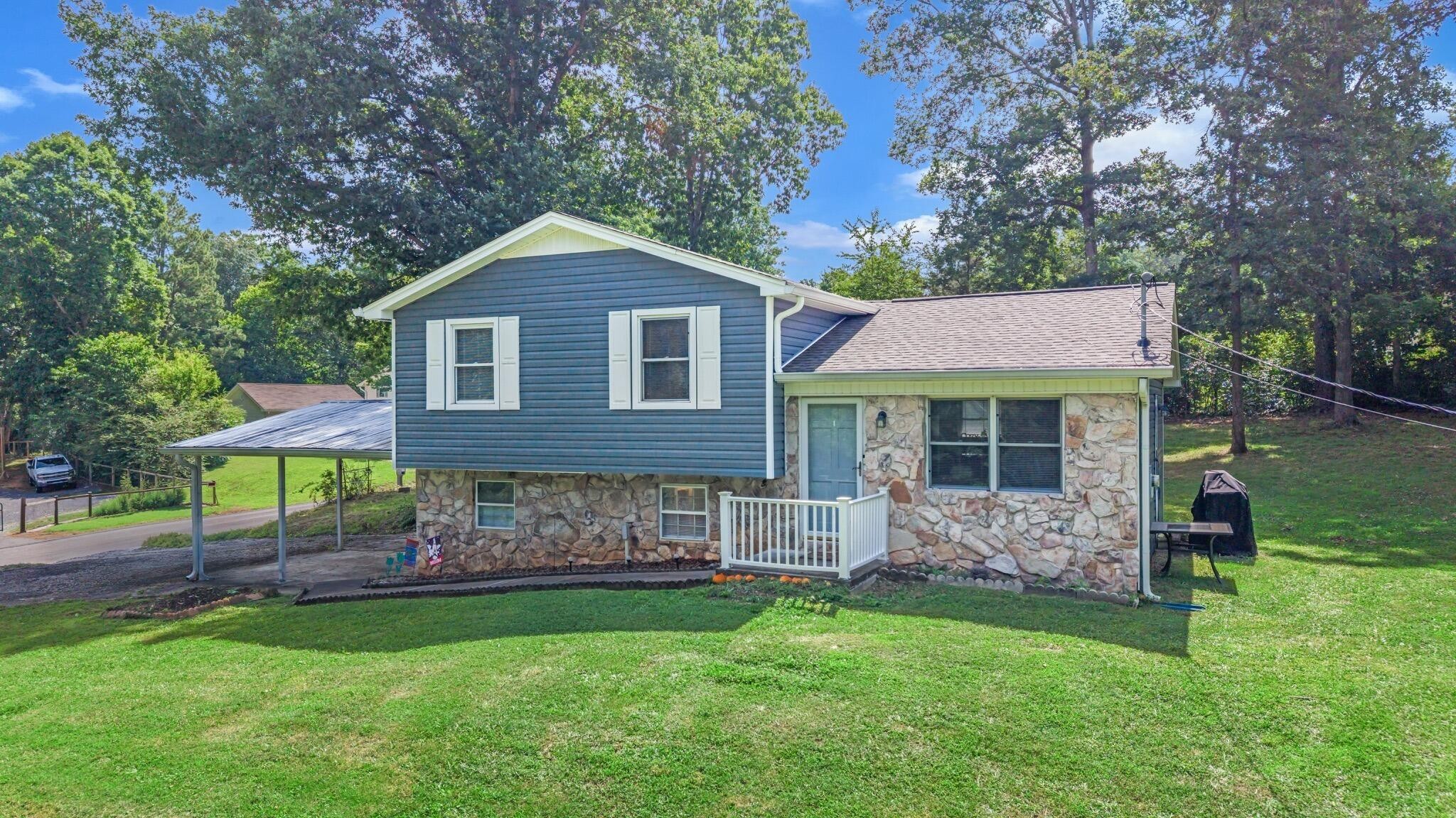 442 Corvin Road, Ne Property Photo 1