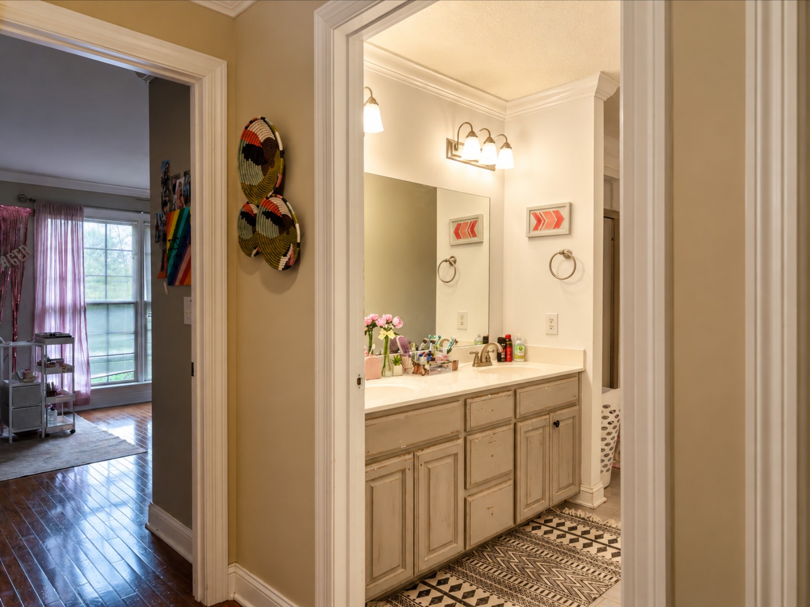 410 Eells St Property Photo 24