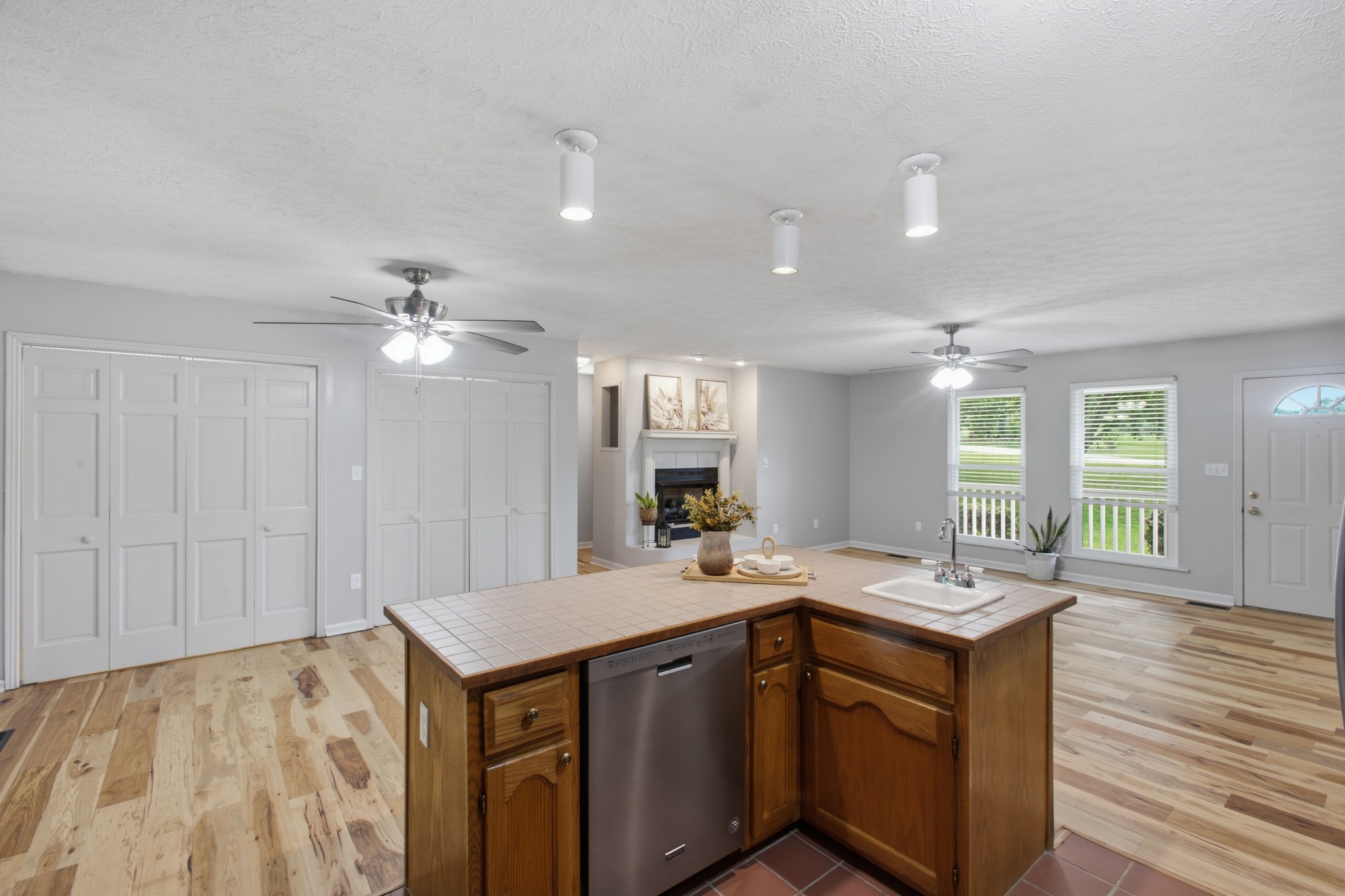 1466 W Grab Creek Rd Property Photo 15