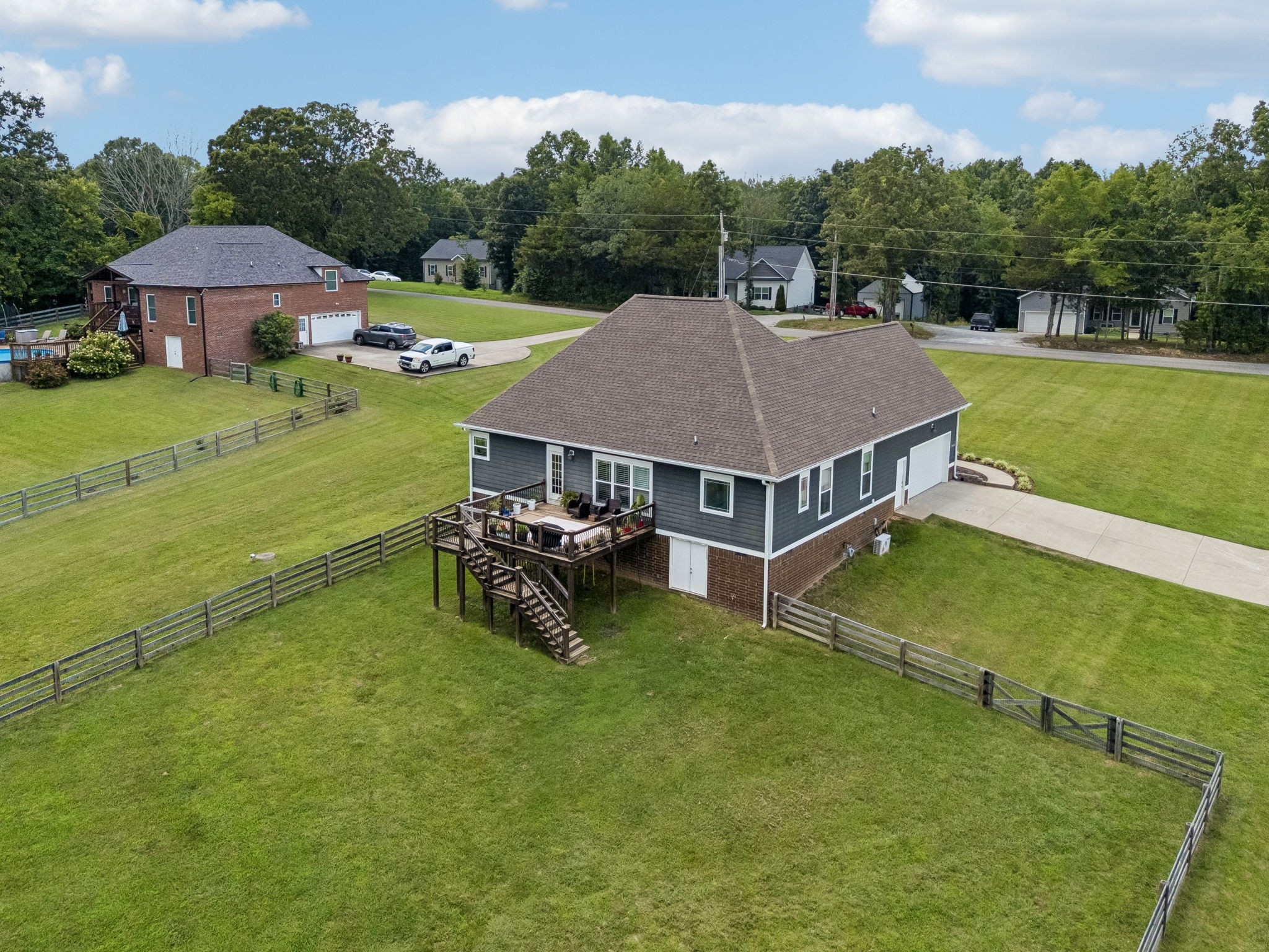 1002 Douglas Ct Property Photo 55