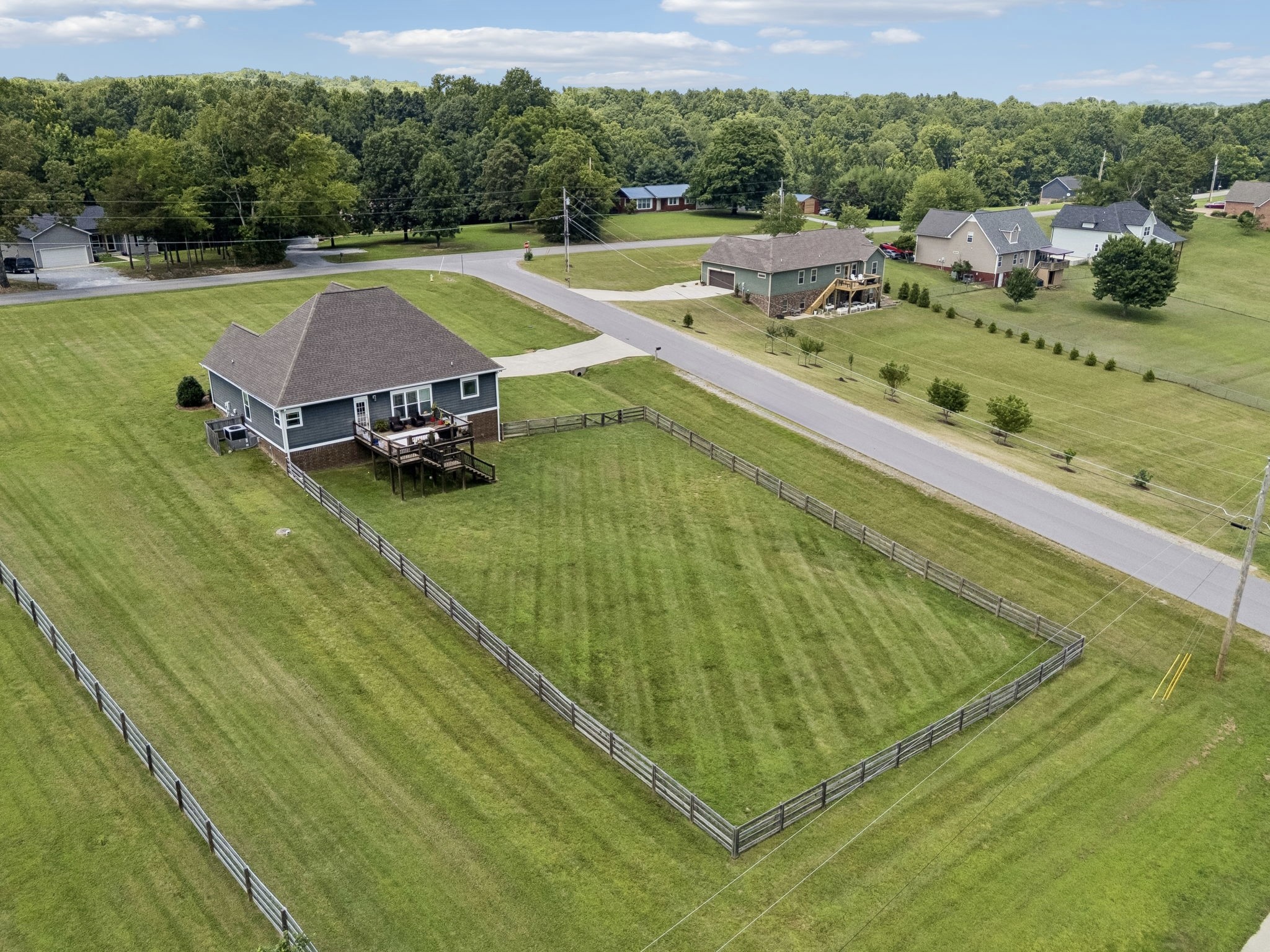 1002 Douglas Ct Property Photo 56
