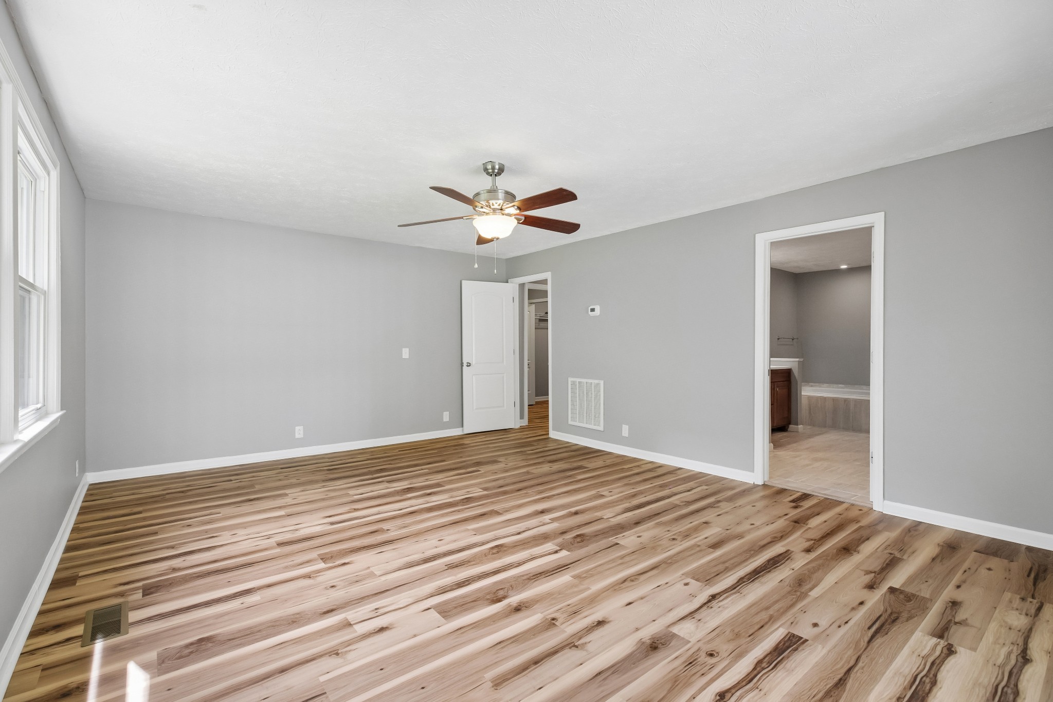 4049 Grays Point Rd Property Photo 18