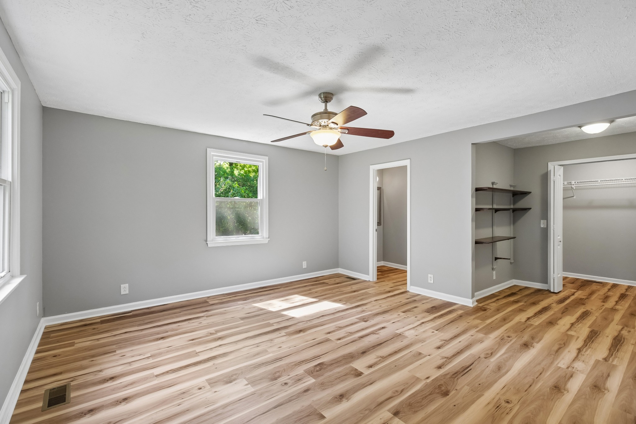 4049 Grays Point Rd Property Photo 21