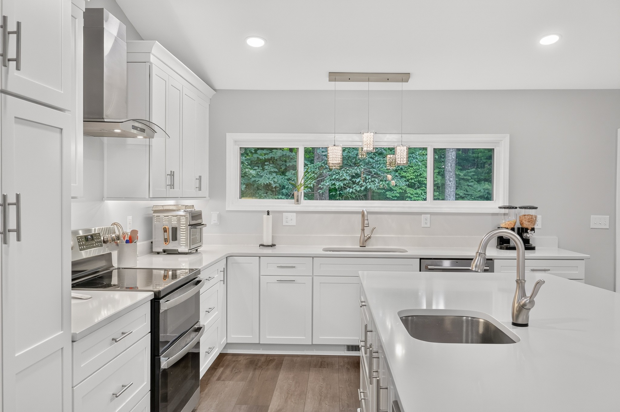 1011 Valley Ln Property Photo 12