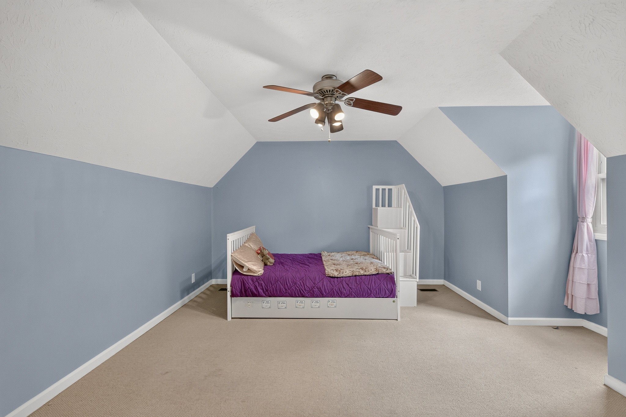 1011 Valley Ln Property Photo 18