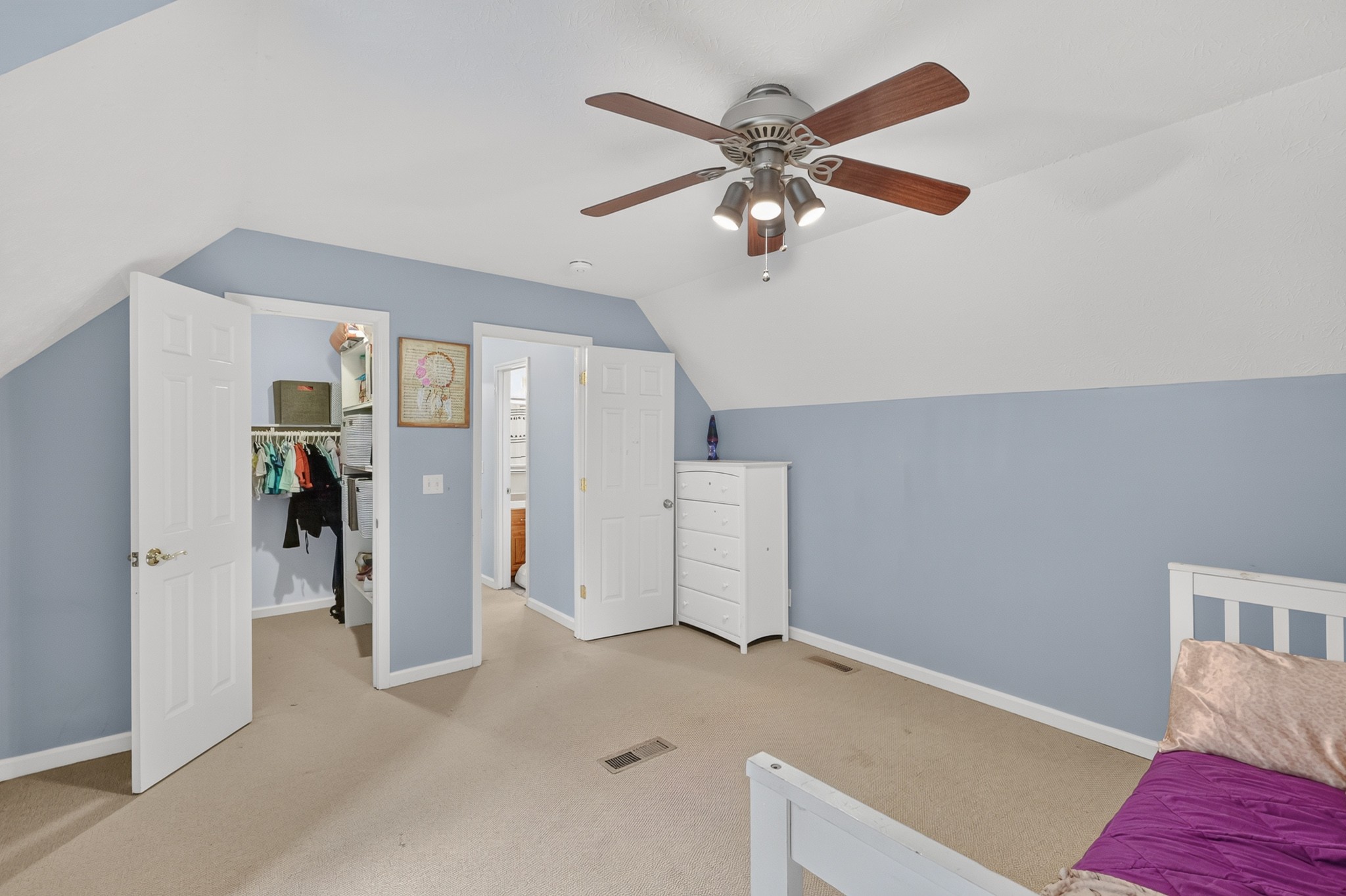 1011 Valley Ln Property Photo 19