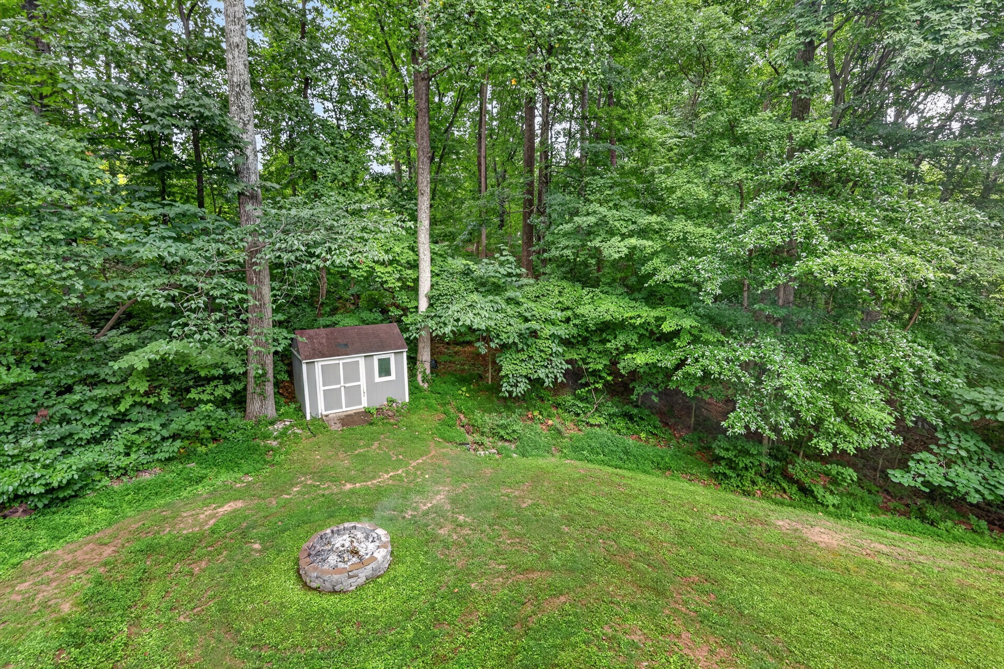1011 Valley Ln Property Photo 33