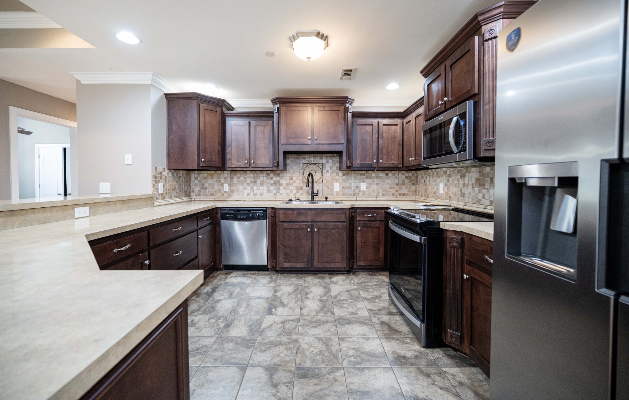 1125 Cascade Falls Dr Property Photo 5