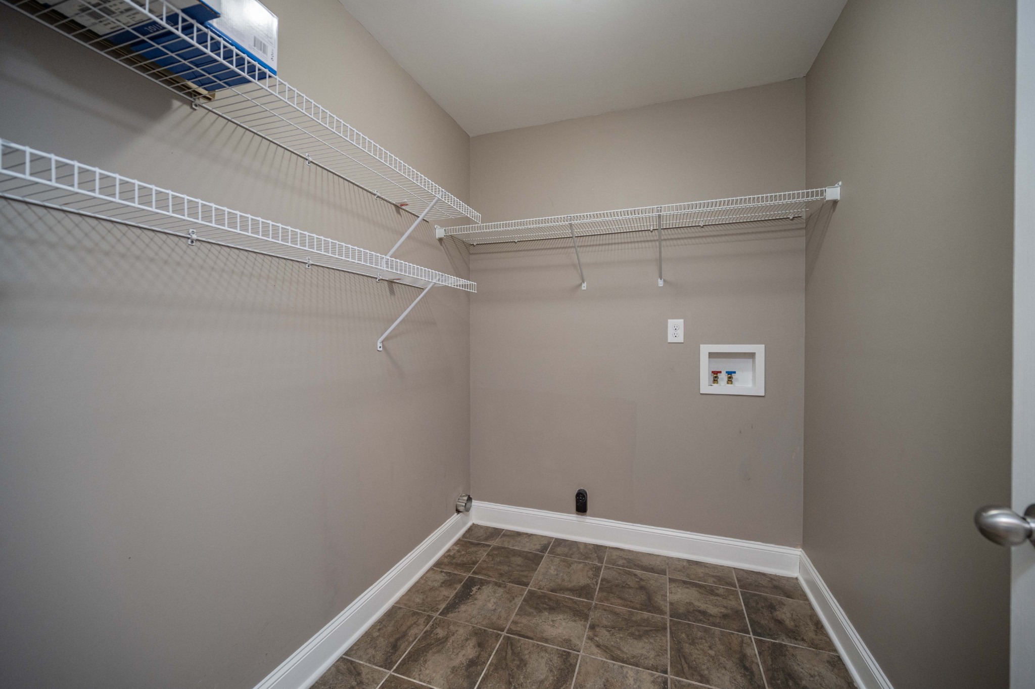 1125 Cascade Falls Dr Property Photo 10