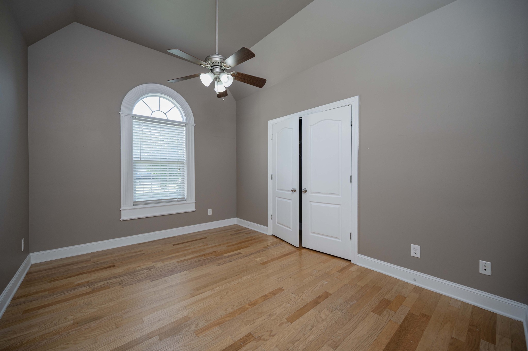 1125 Cascade Falls Dr Property Photo 15