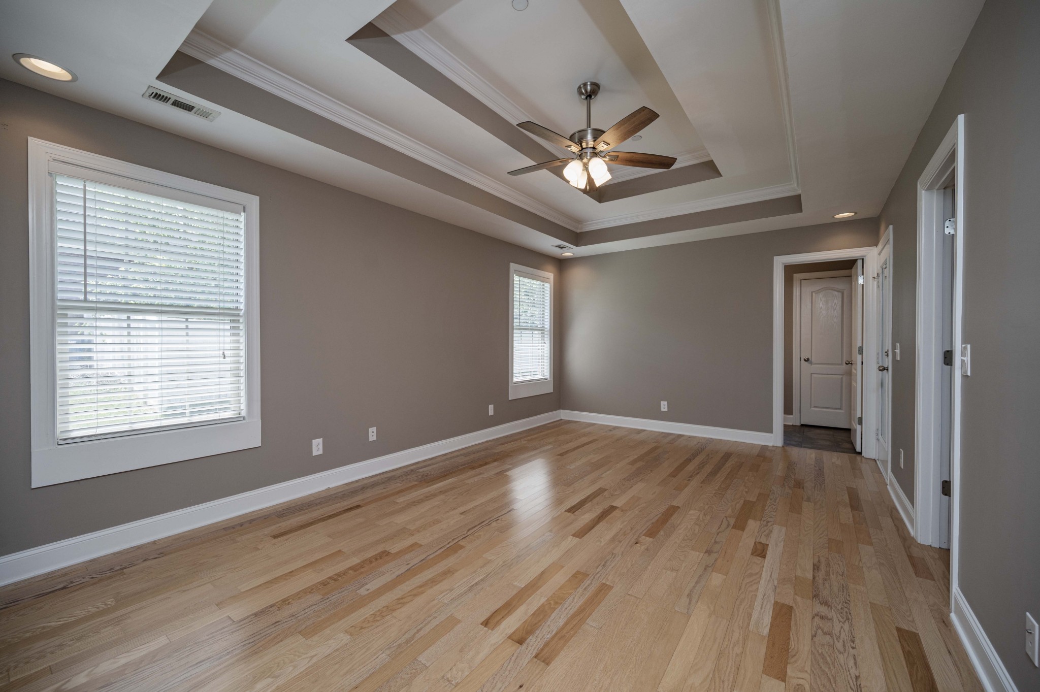 1125 Cascade Falls Dr Property Photo 18