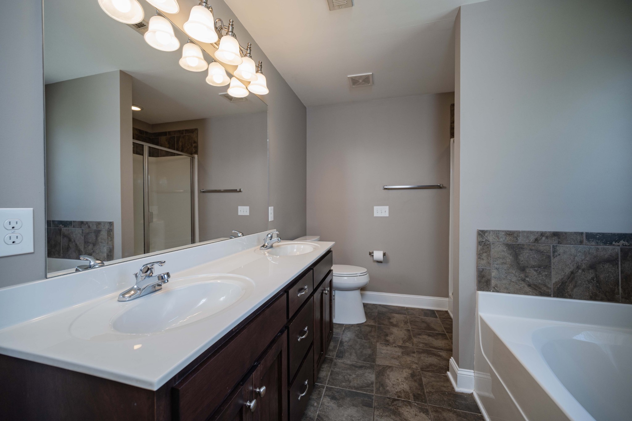 1125 Cascade Falls Dr Property Photo 23