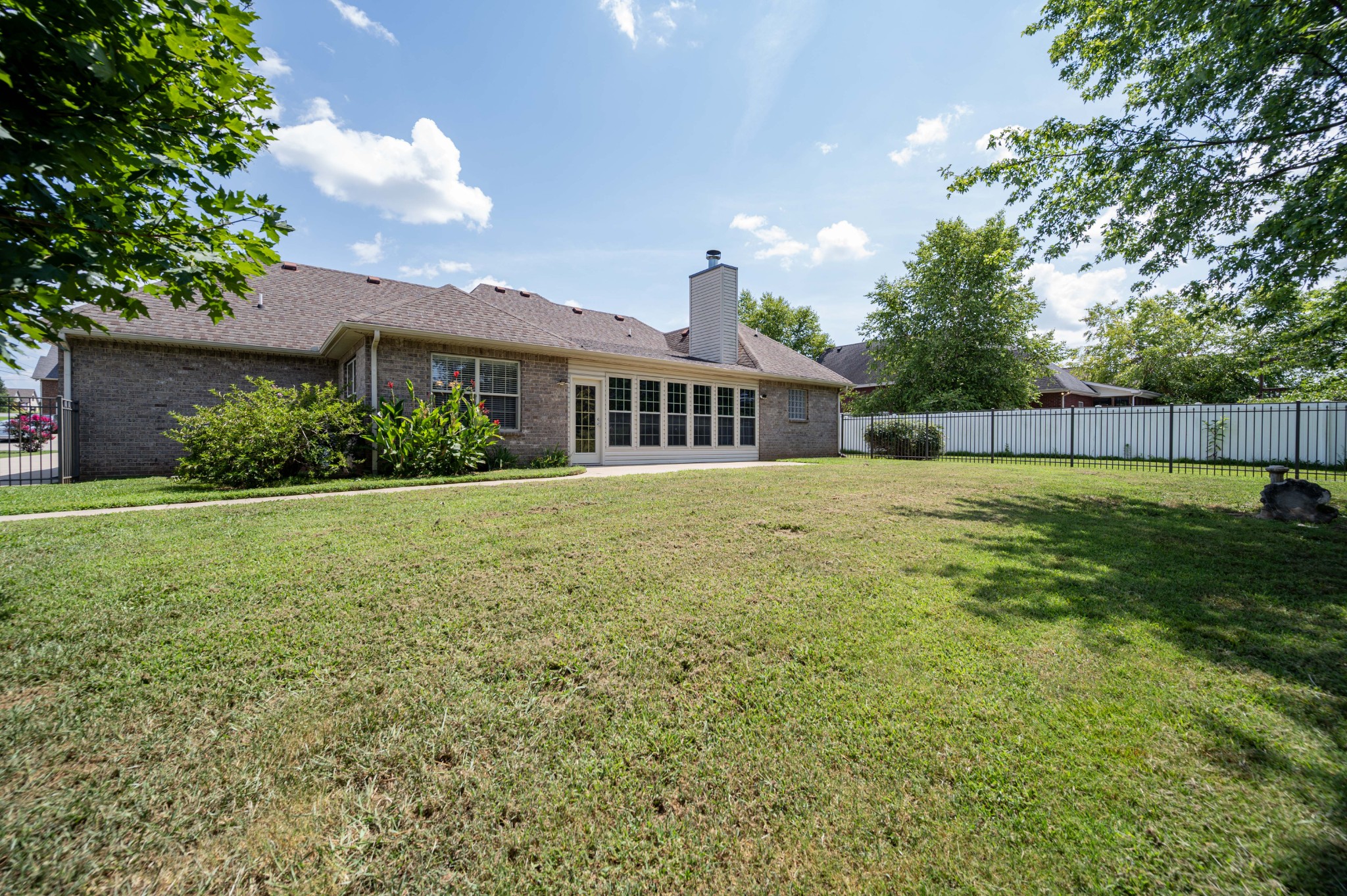 1125 Cascade Falls Dr Property Photo 29
