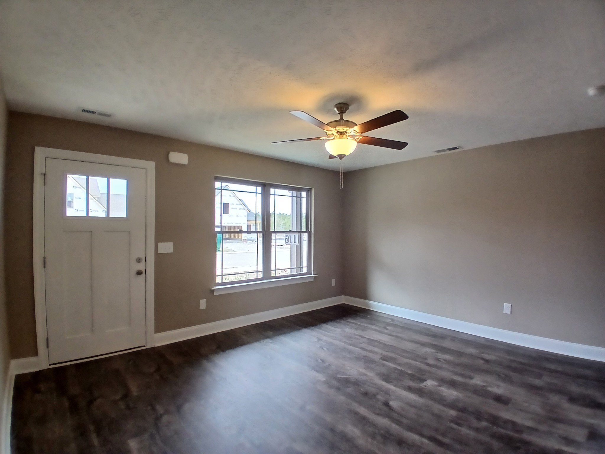 2910 Valley Farms Drive Property Photo 4