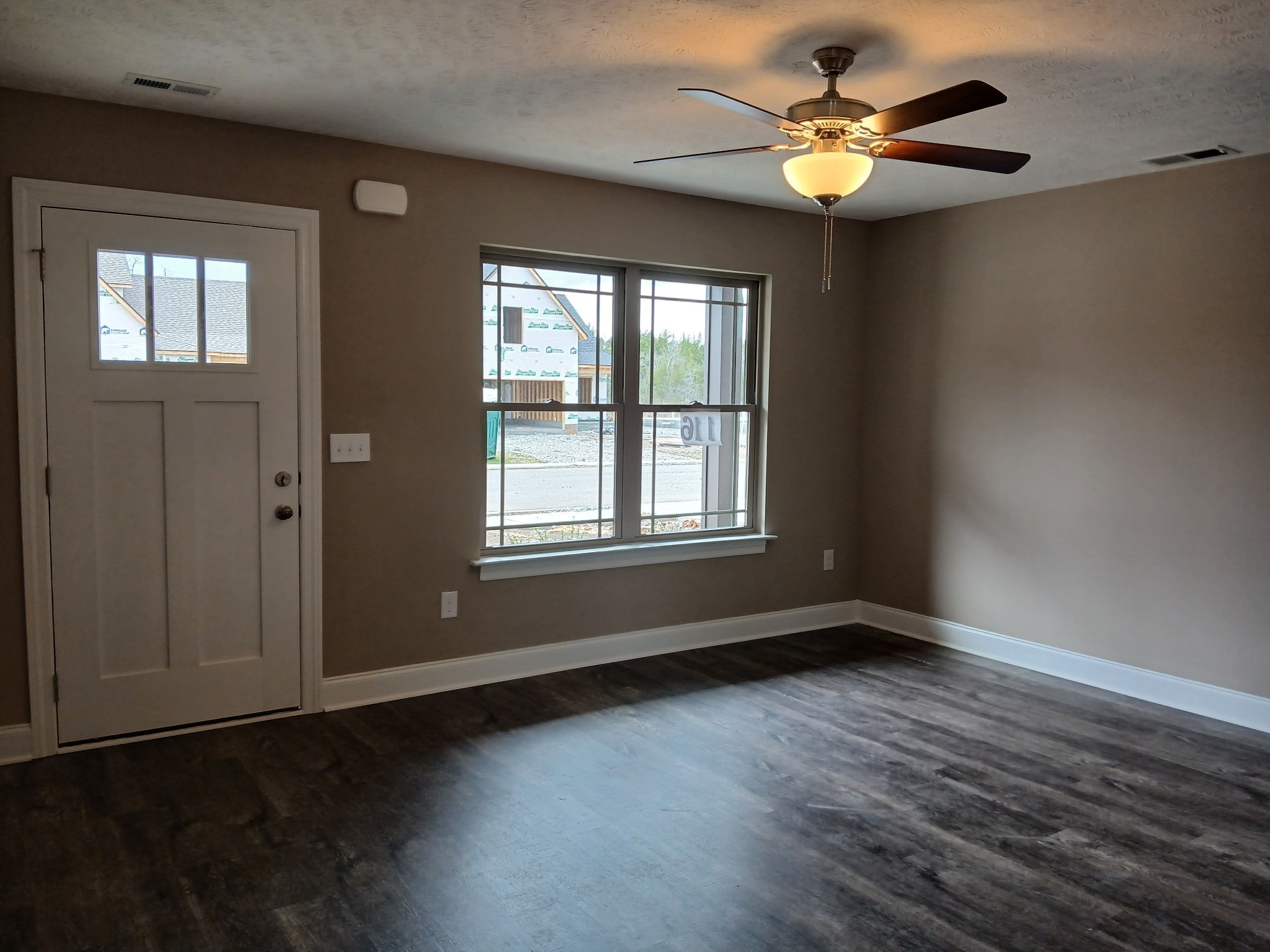 2910 Valley Farms Drive Property Photo 6