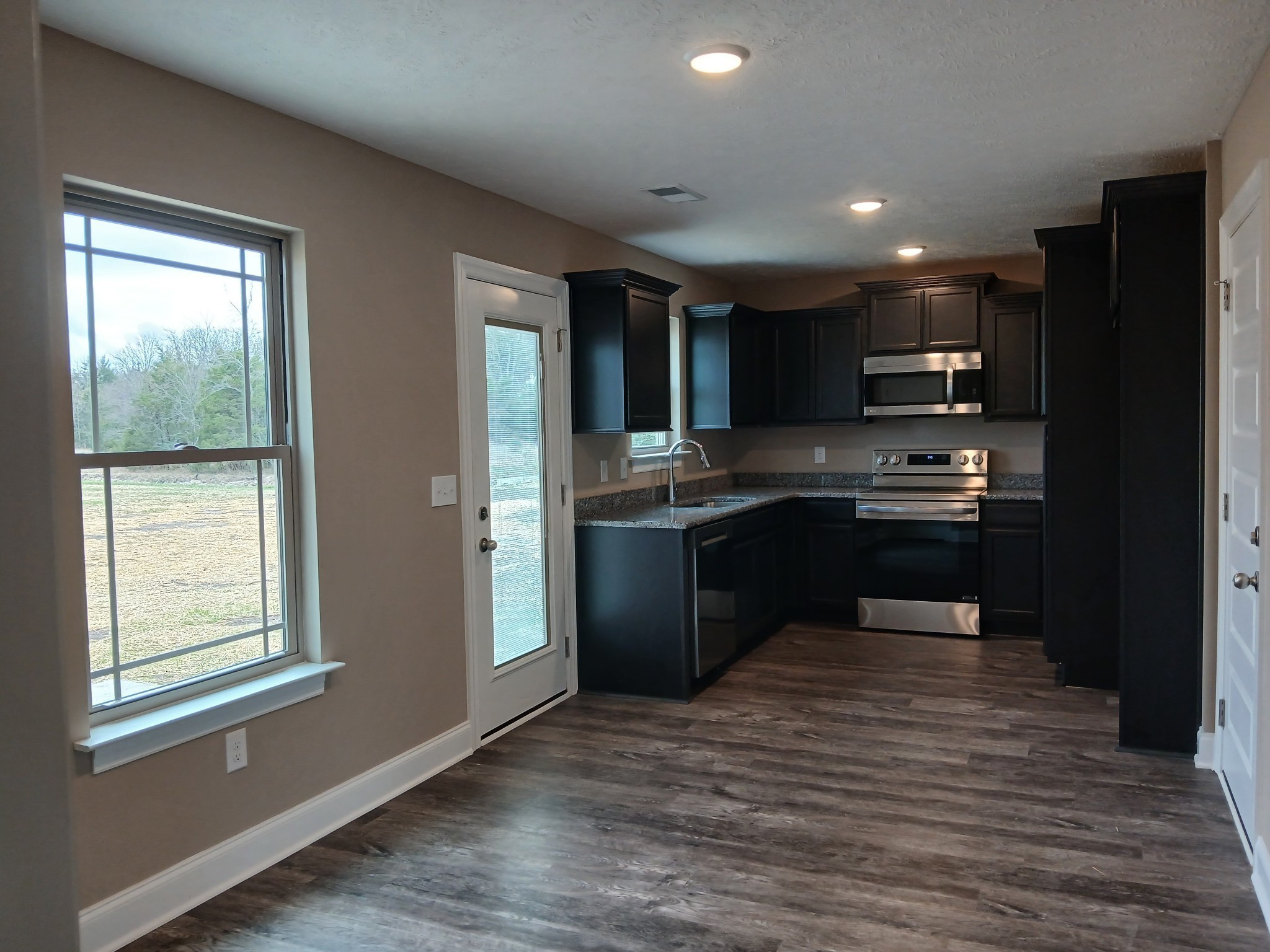 2910 Valley Farms Drive Property Photo 10