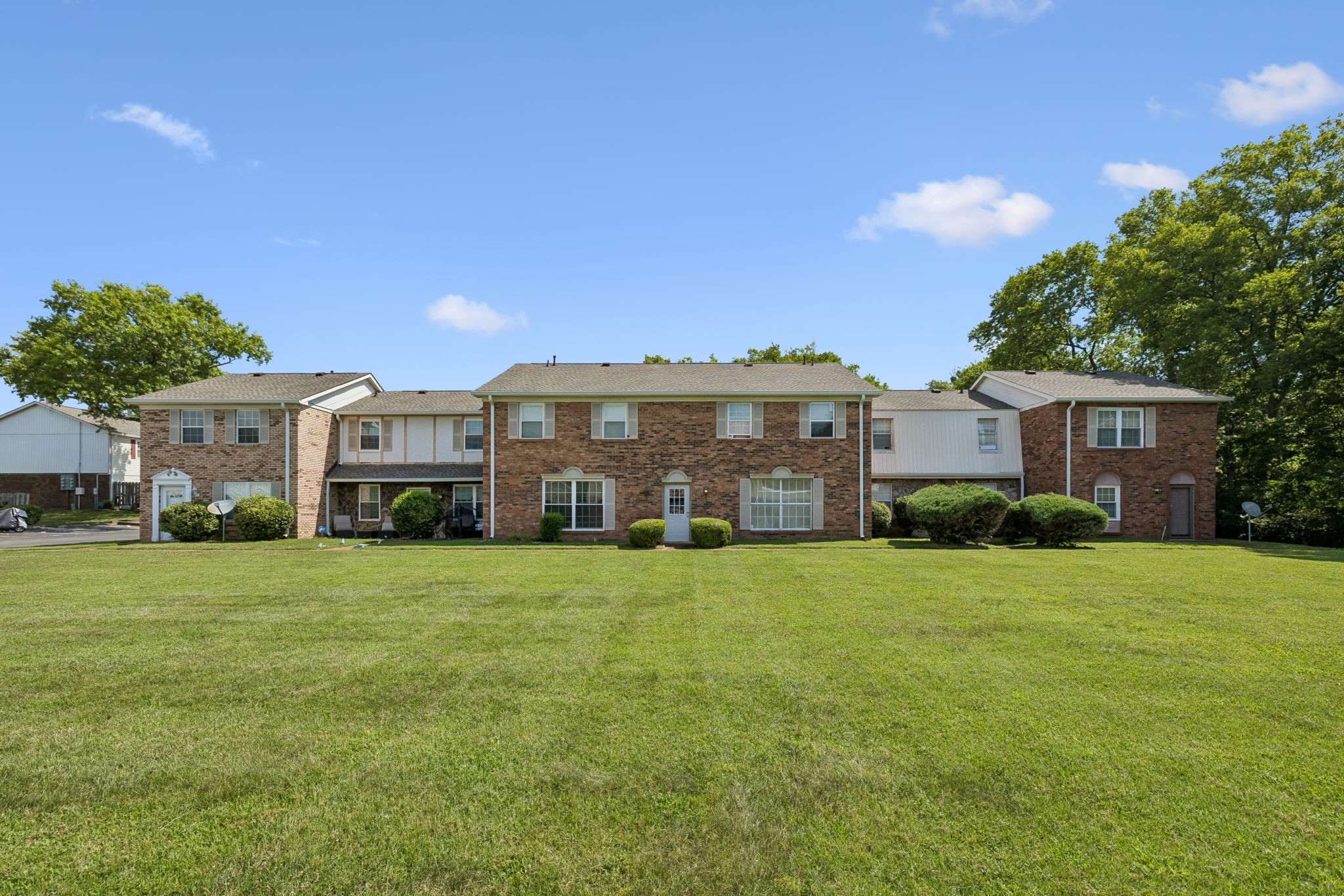 1301 Neelys Bend Rd Property Photo 1