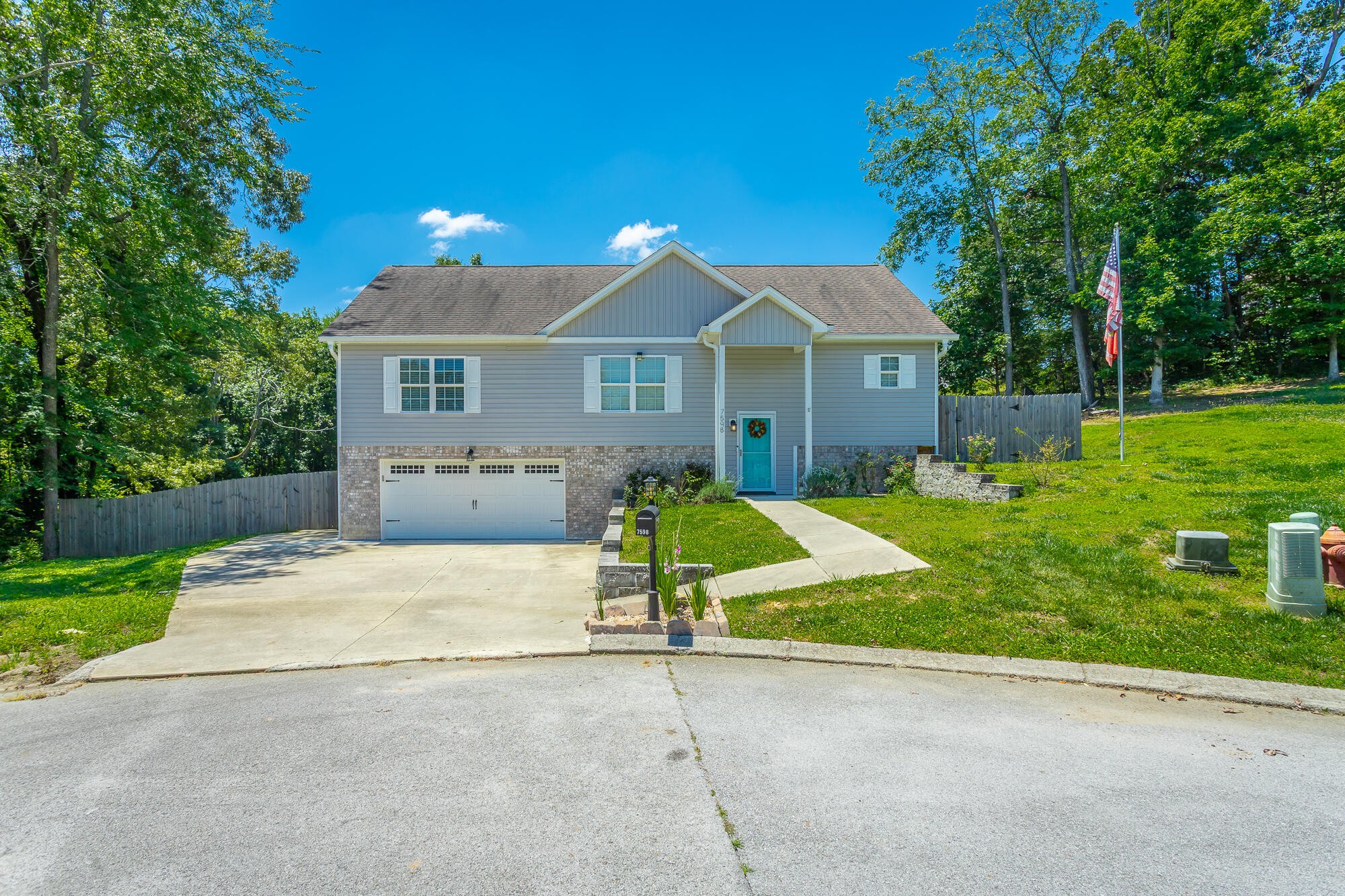 7598 Gawain Path Property Photo 1