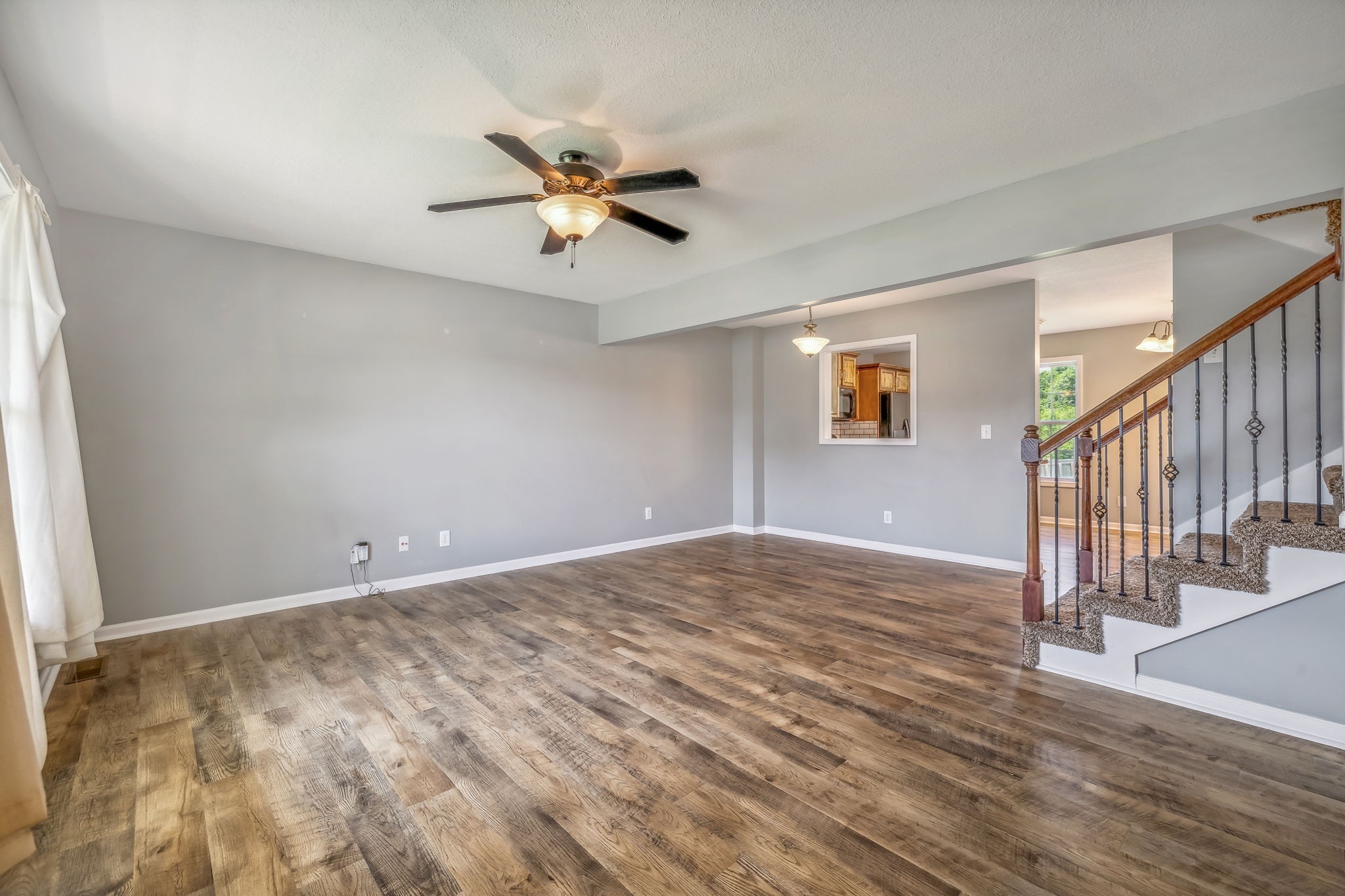565 Oakmont Dr Property Photo 4