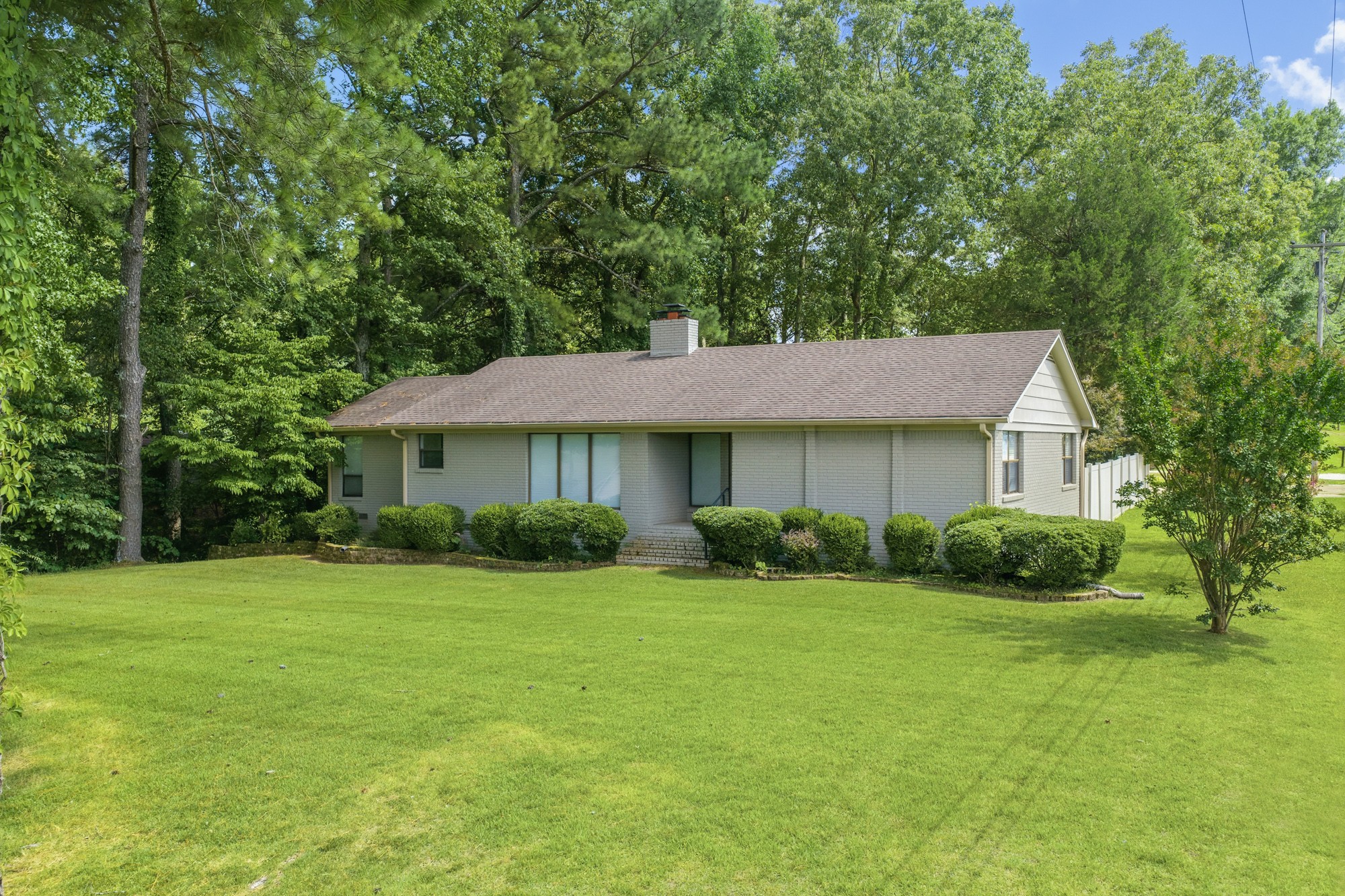 418 Deerwood Ln Property Photo 1