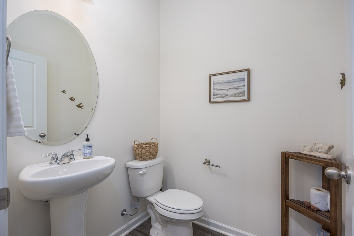 2122 Youngfellow Dr Property Photo 8